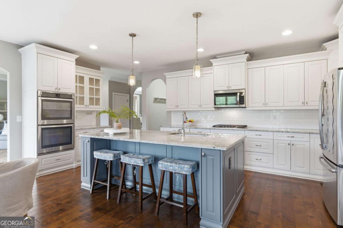 4010 Pinebrook CIR