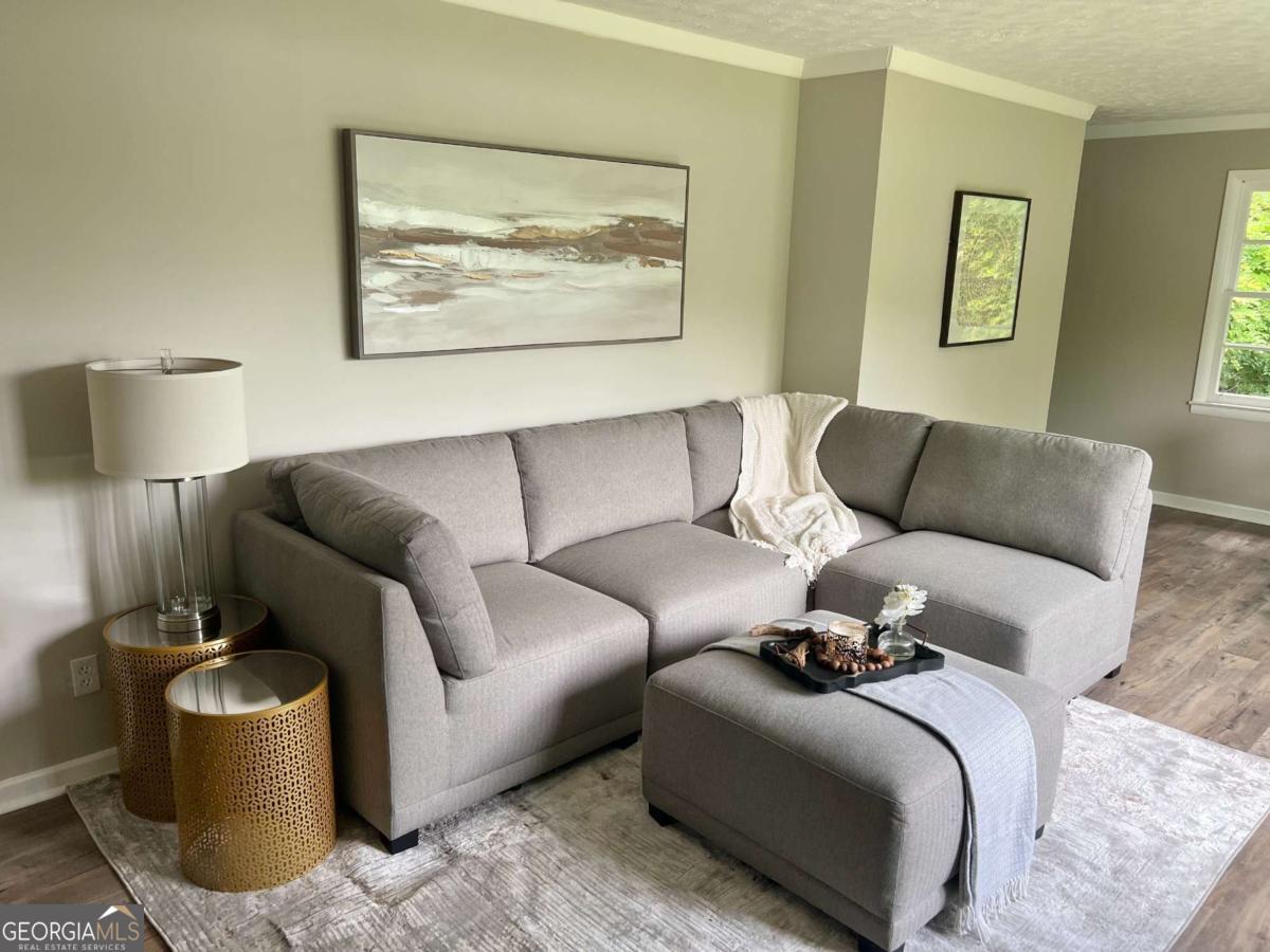 11 Blacks Bluff RD SW