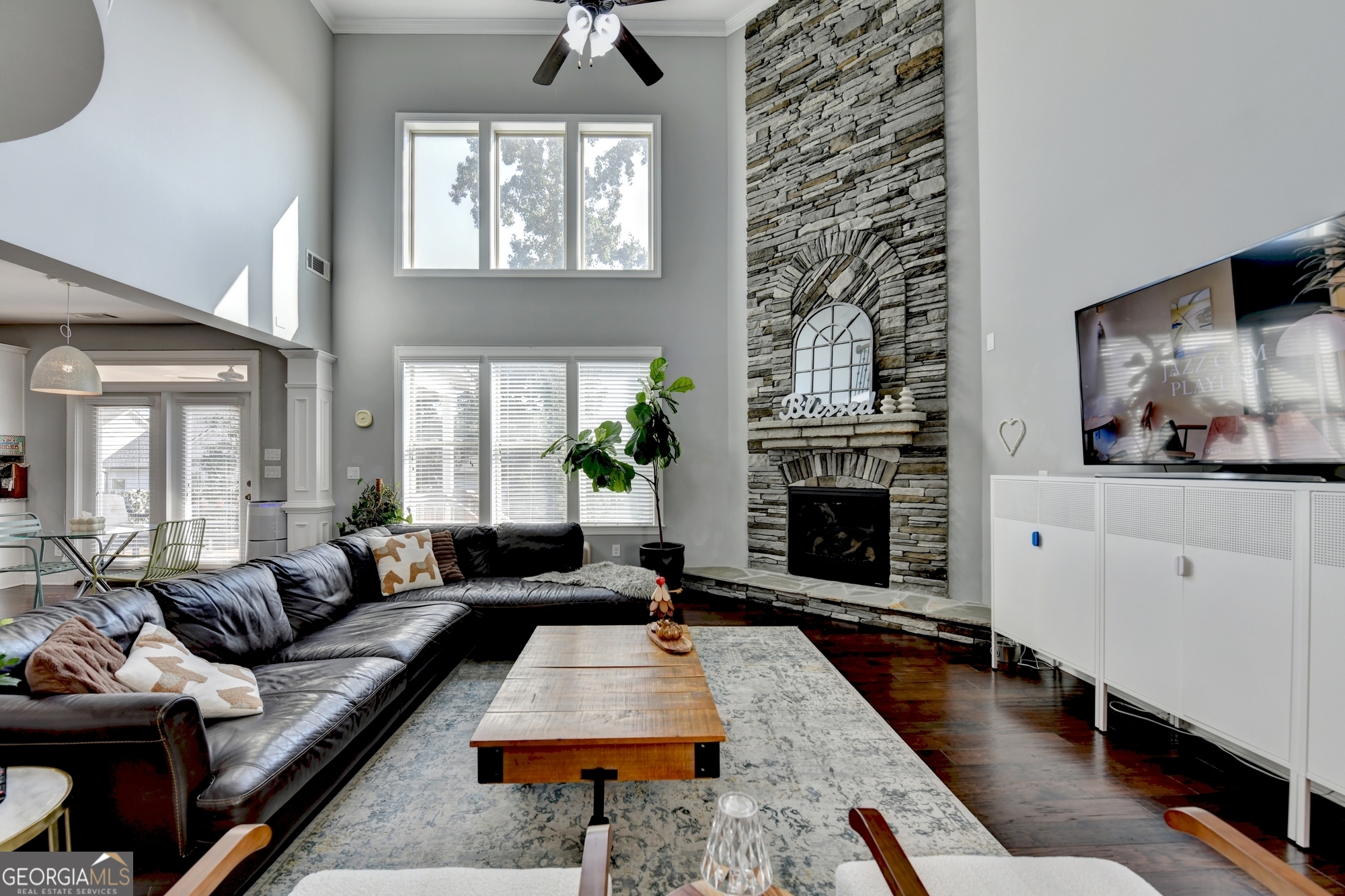 4071 Woodward Walk LN