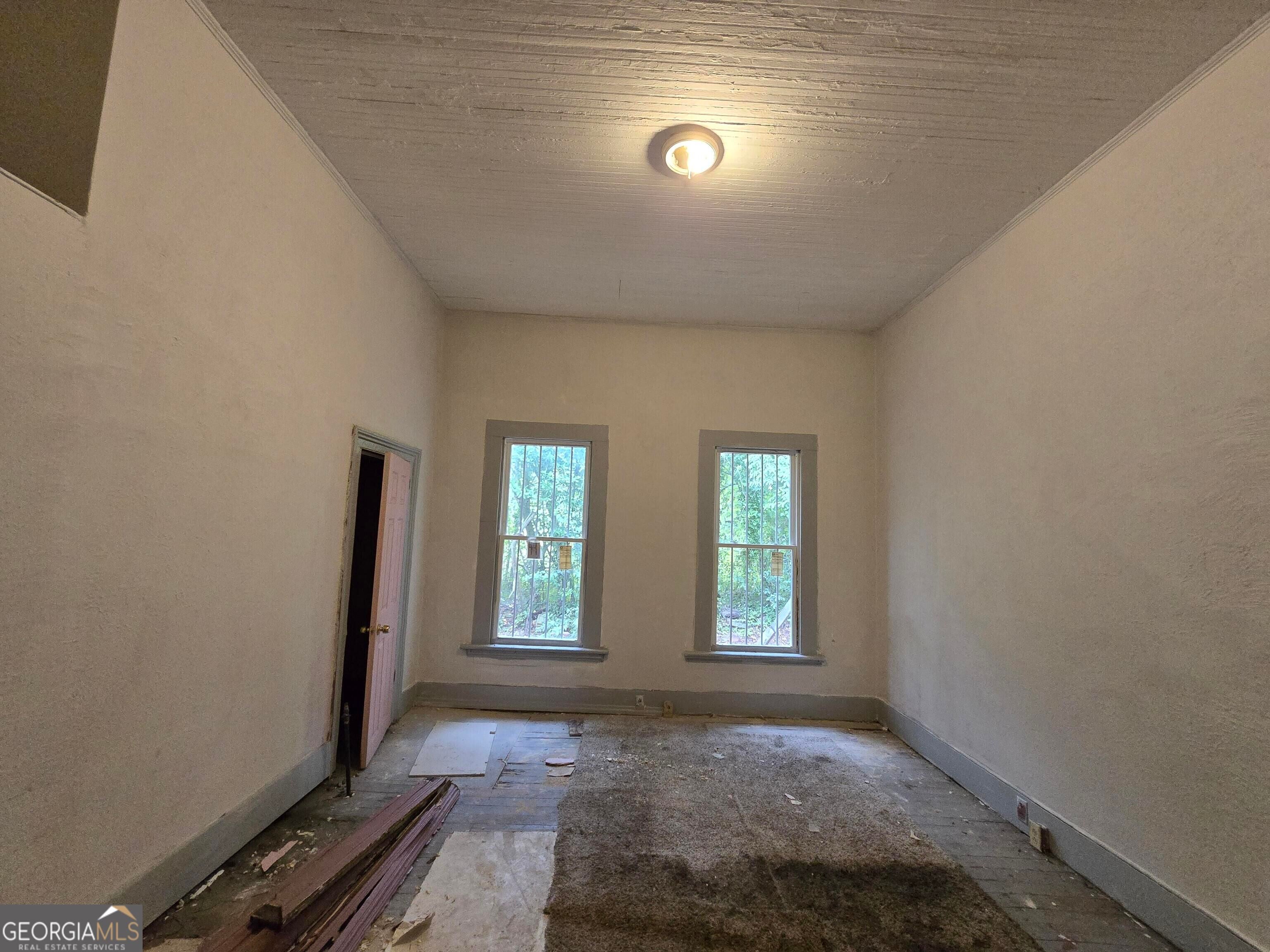 581 Violet AVE