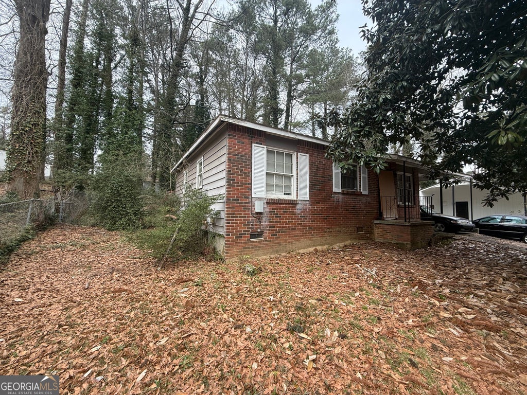 Photo of 734 Alfred Road NW, Atlanta, GA 30331 (MLS # 10851191)