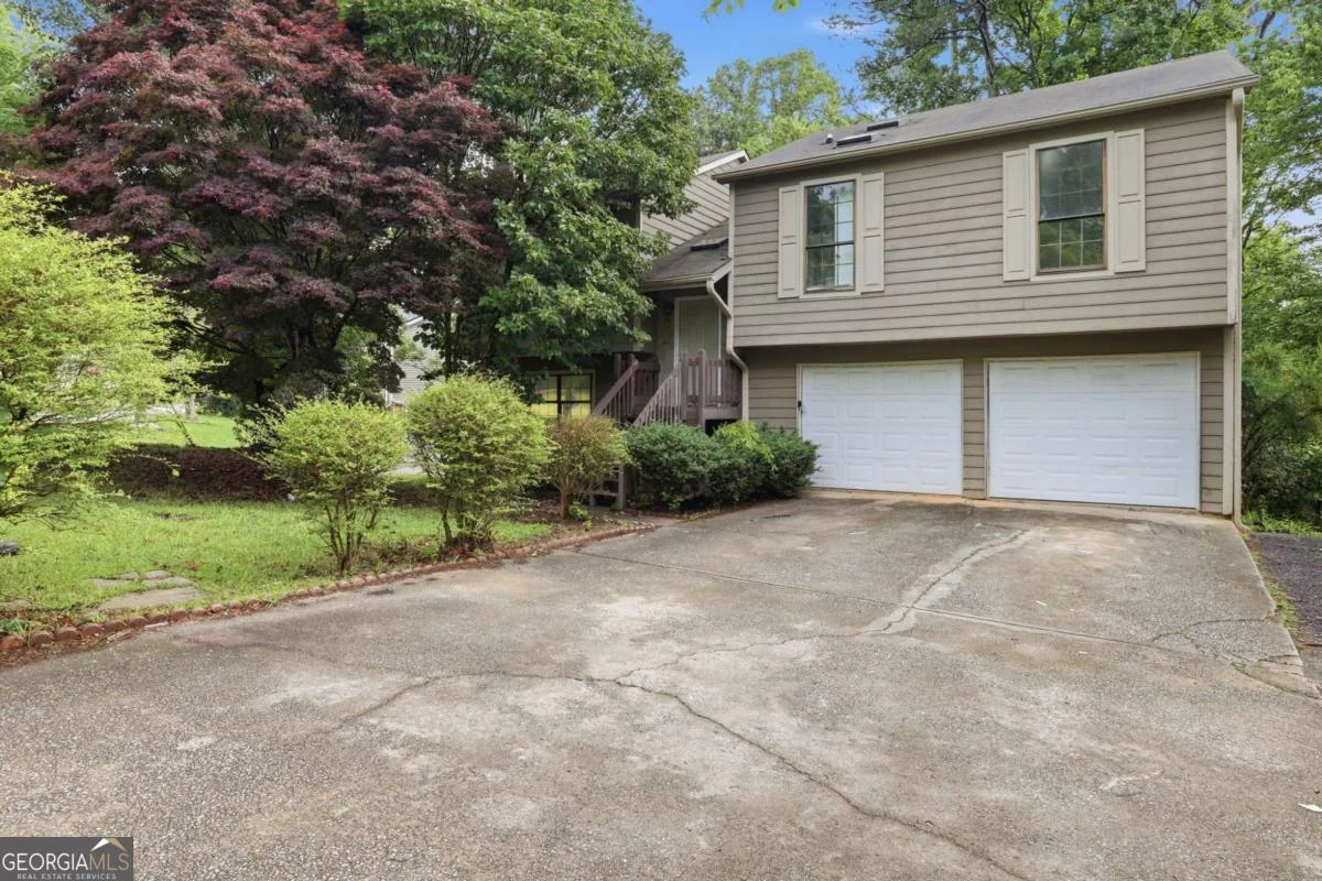 1648 Olde Oak Drive
