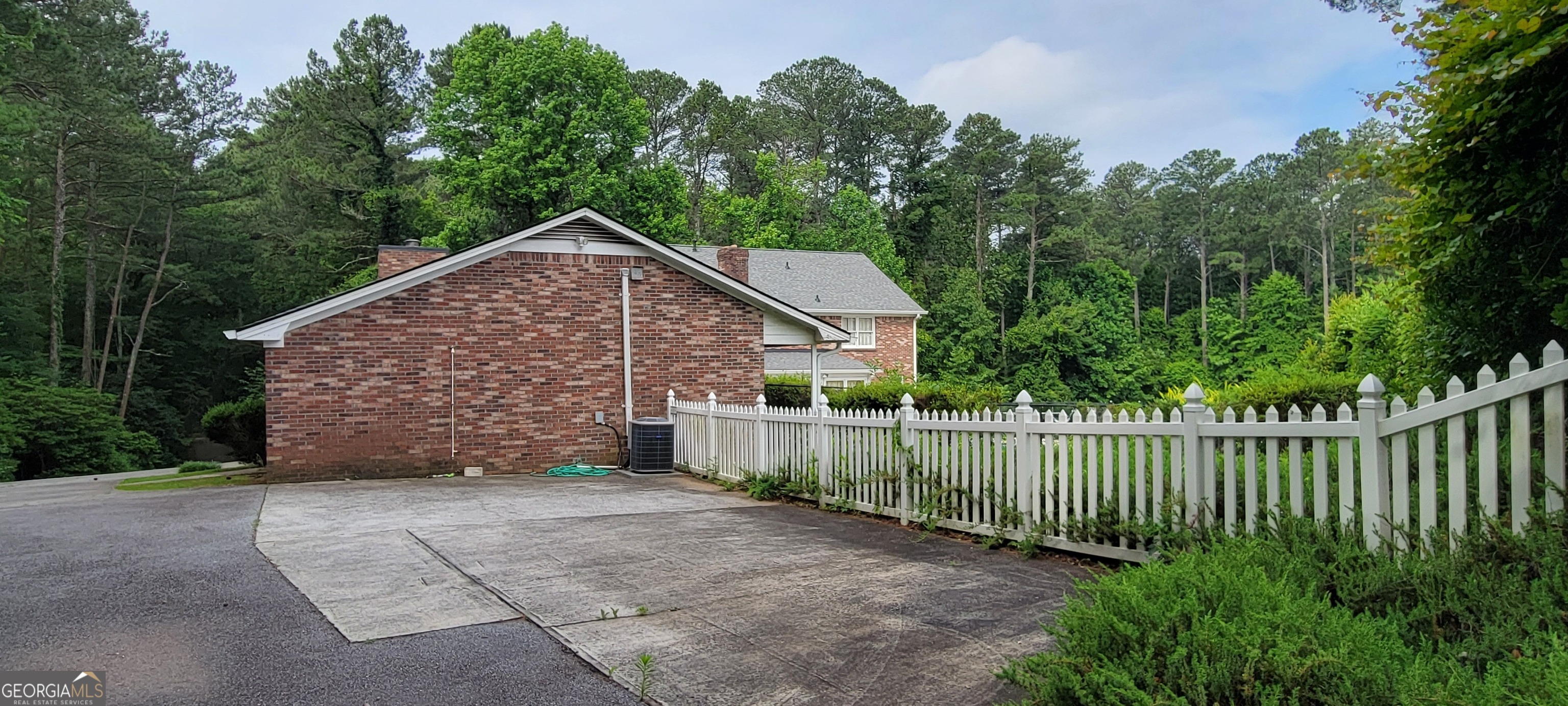 1294 DOGWOOD RD