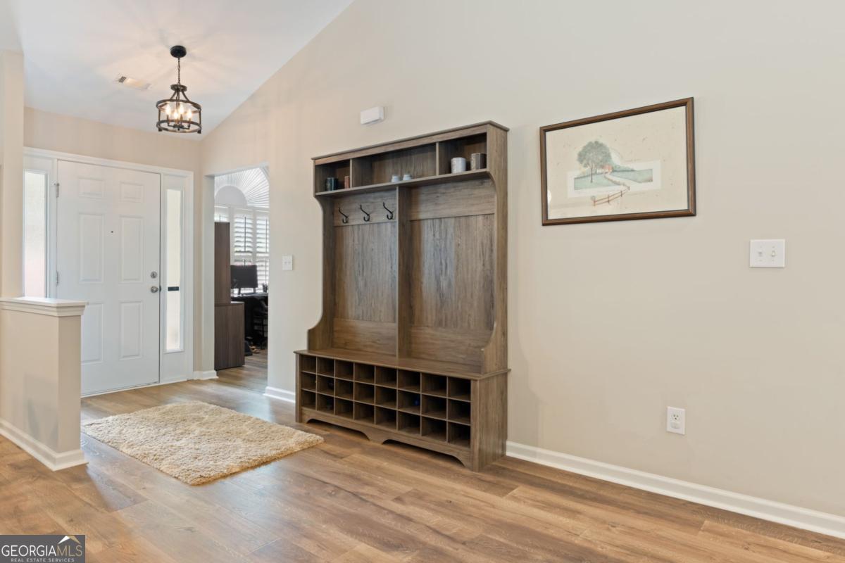 127 Bordeaux LN