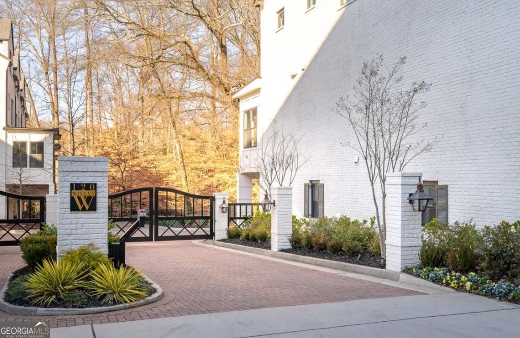 Photo of 4518 Collins Avenue, Sandy Springs, GA 30342 (MLS # 10705663)