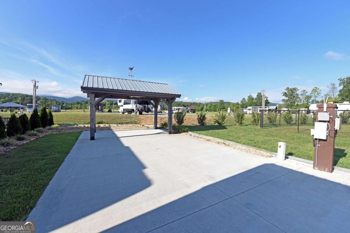 477 Mountain Creek RD