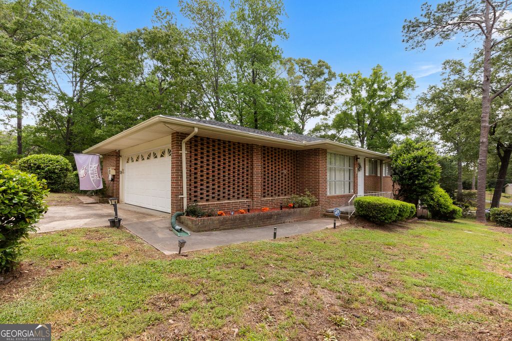 Photo of 100 Brett Avenue, Warner Robins, GA 31088 (MLS # 10624438)