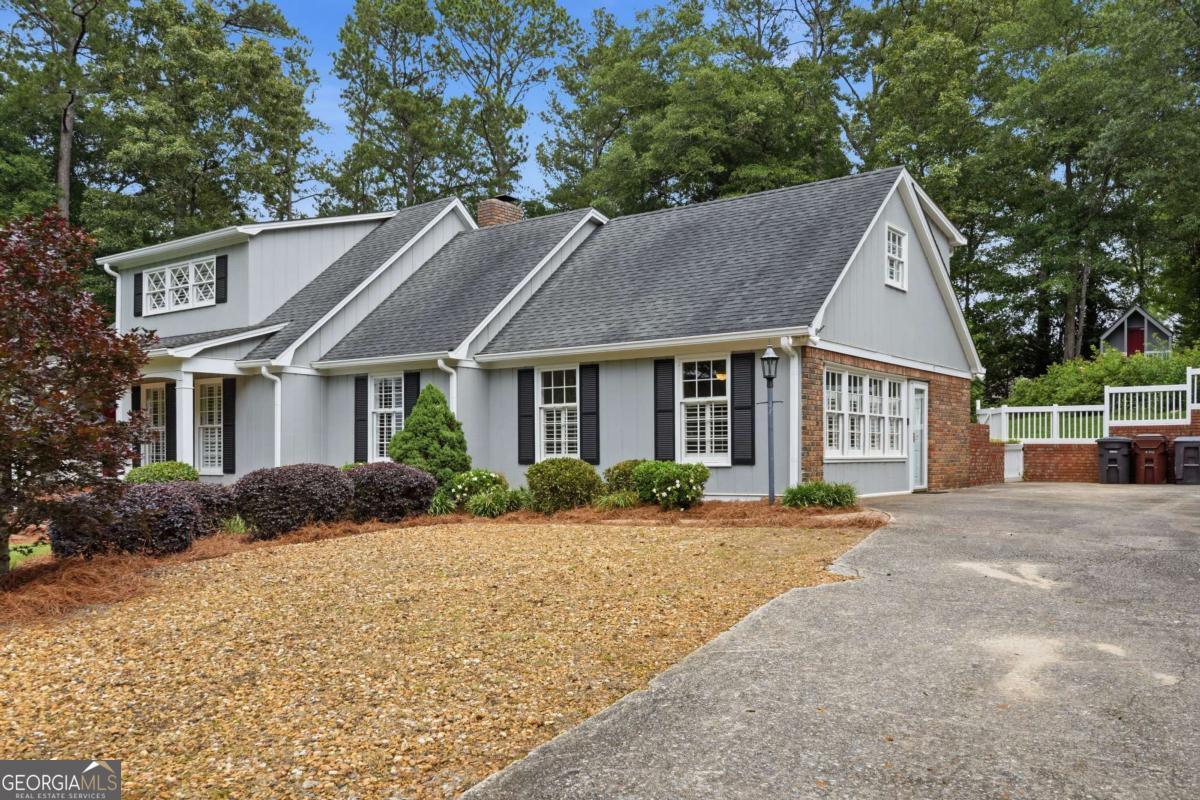 2 Walnut DR