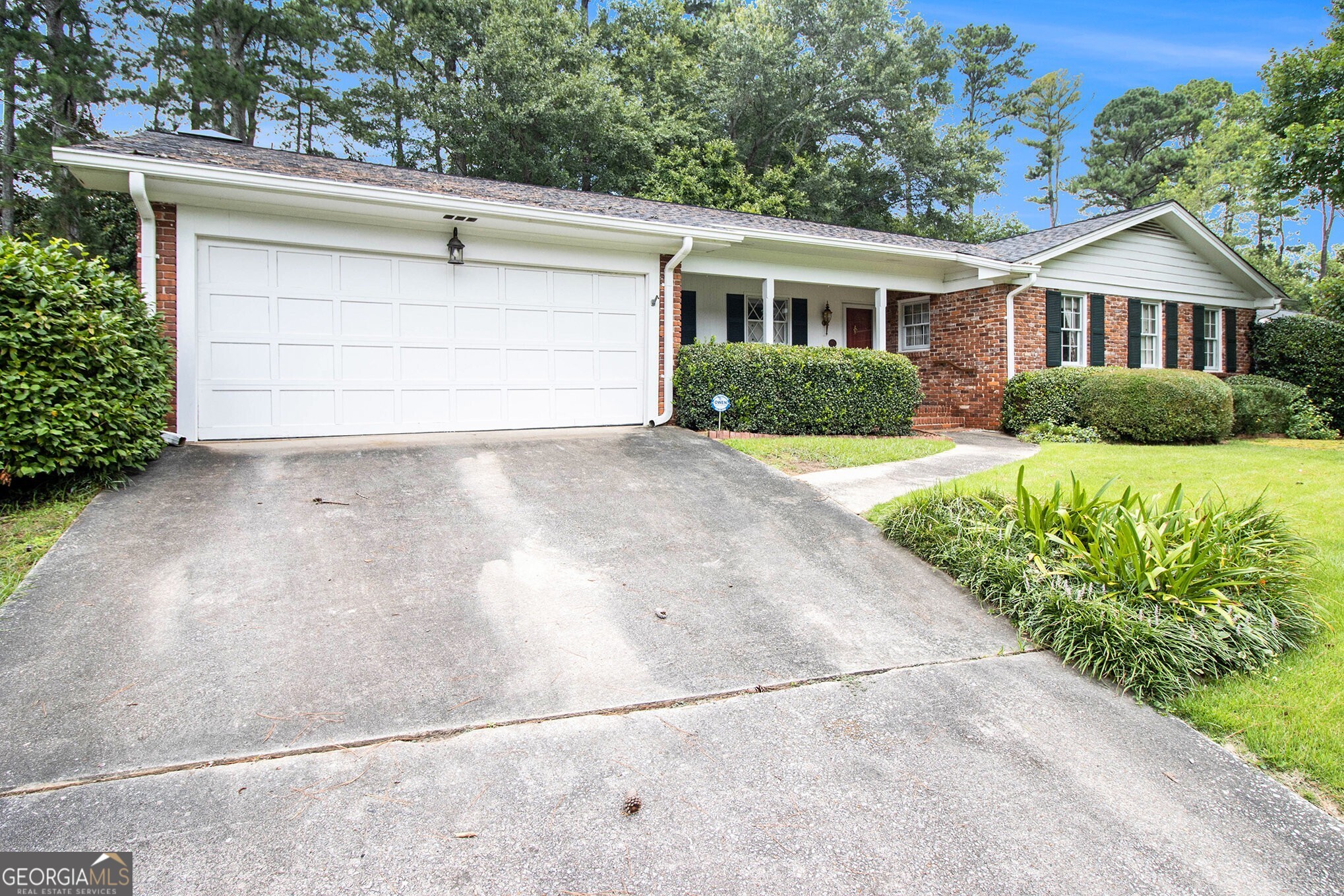 2202 Lebaron DR NE
