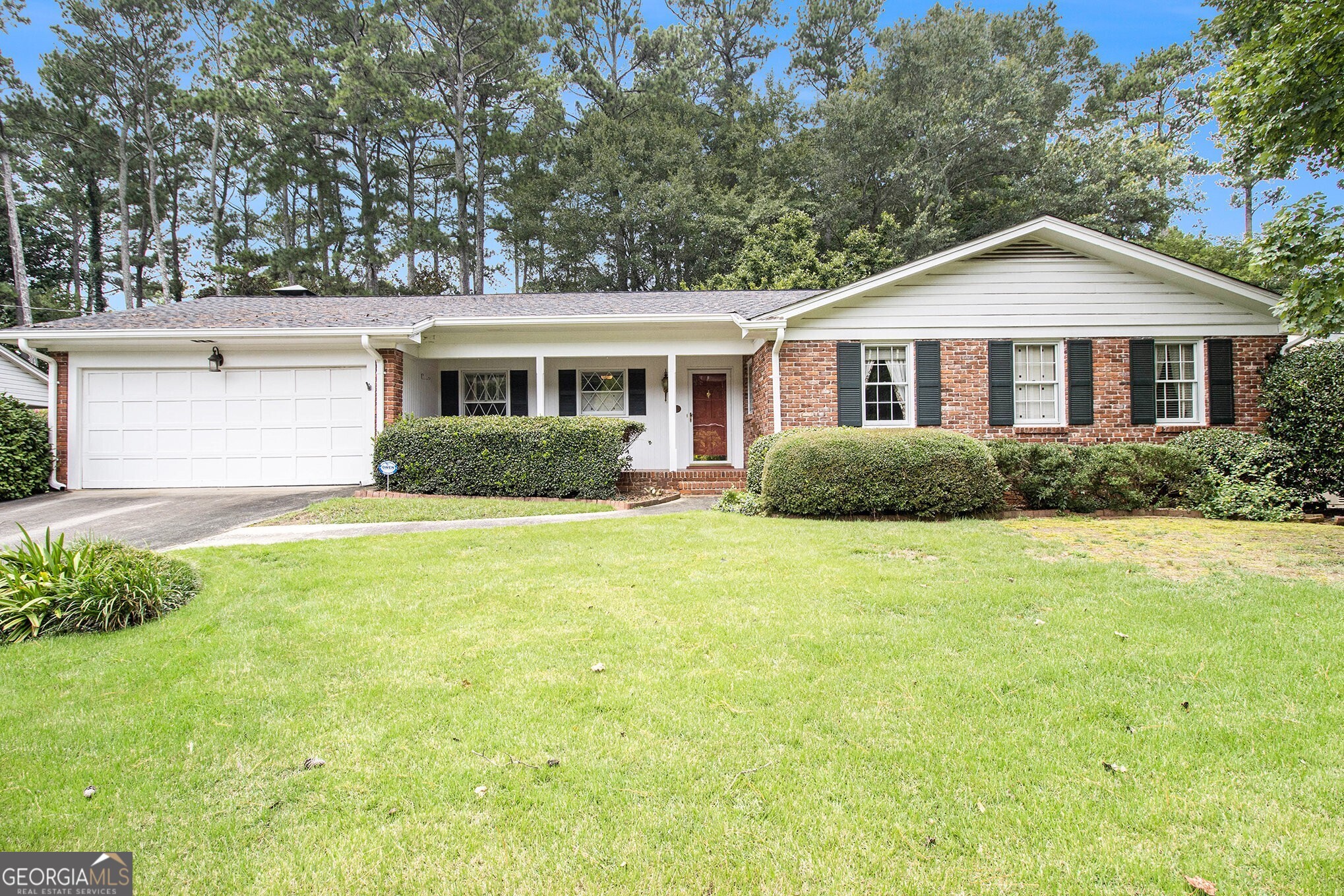 2202 Lebaron DR NE