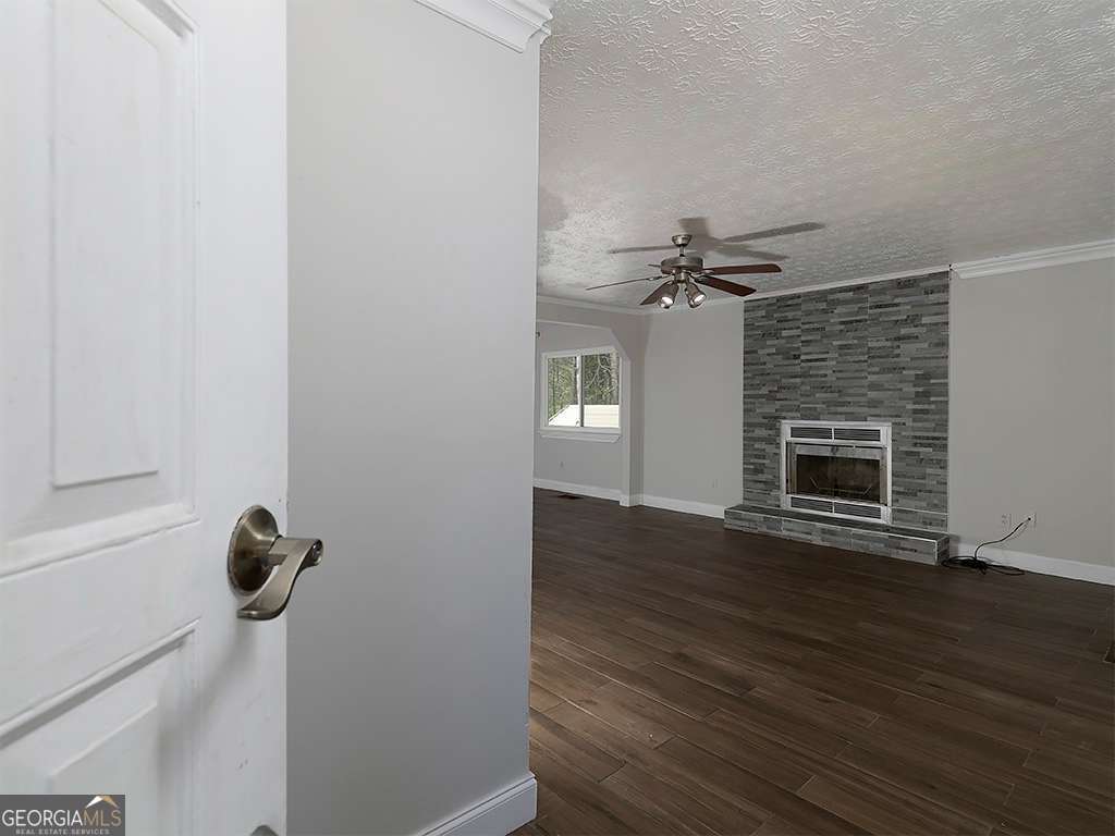 3640 Silver Leaf LN SW