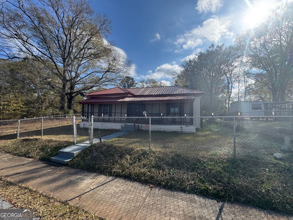 Photo of 228 Rose Avenue, Woodbury, GA 30293 (MLS # 10662057)