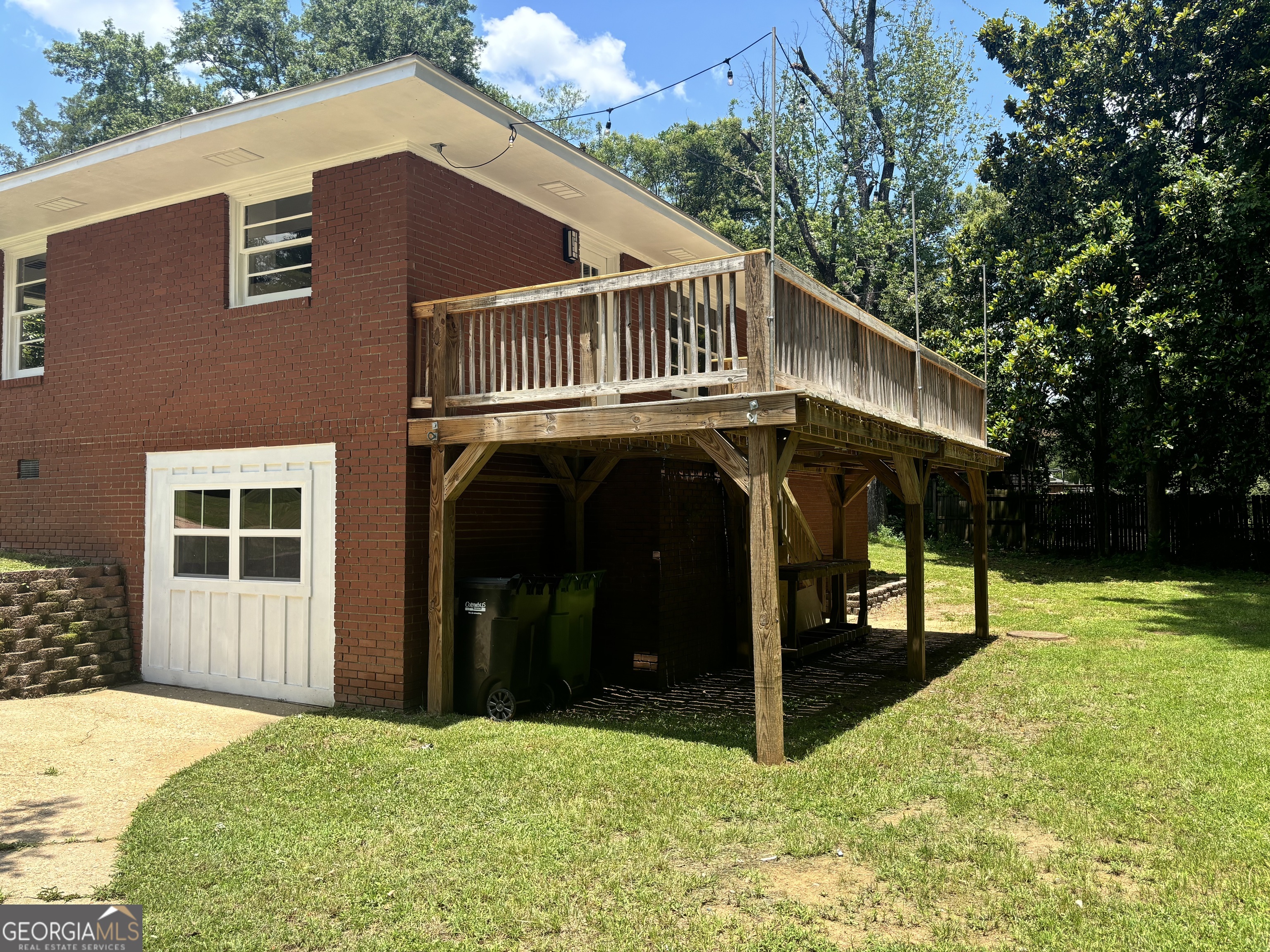 766 Crockett DR