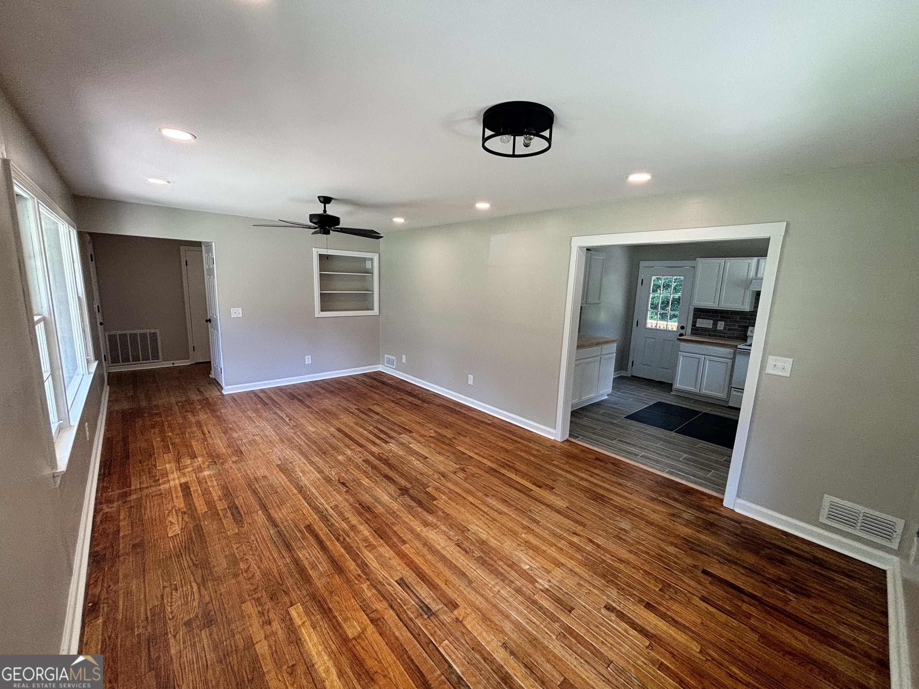 766 Crockett DR