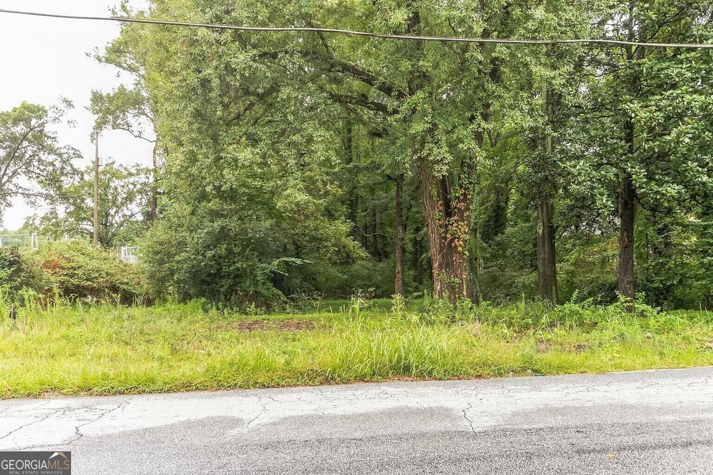 Photo of 3406 Boulder Park Drive, Atlanta, GA 30331 (MLS # 10875460)