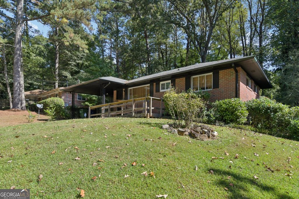 Photo of 2226 Maxwell Drive, Atlanta, GA 30311 (MLS # 10624307)