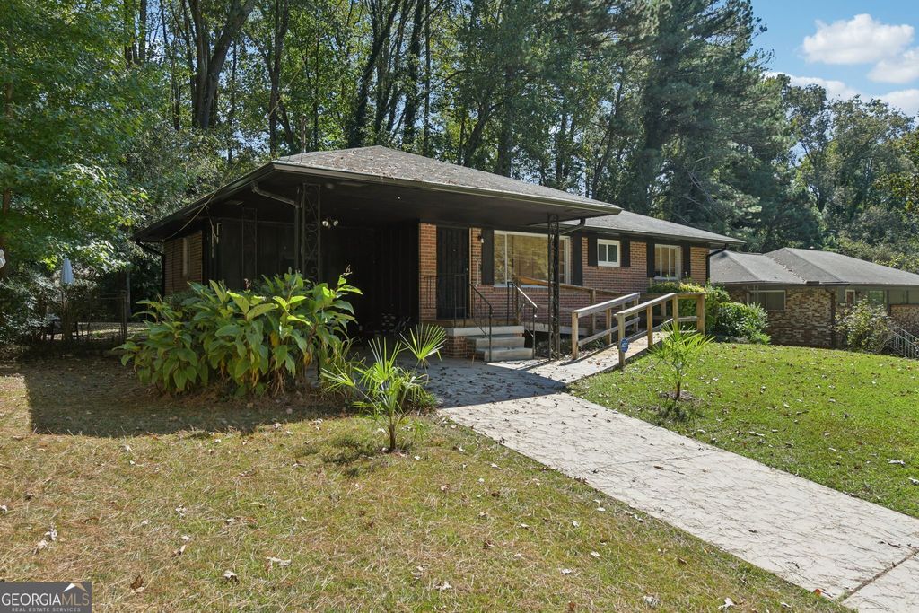 Photo of 2226 Maxwell Drive, Atlanta, GA 30311 (MLS # 10624307)