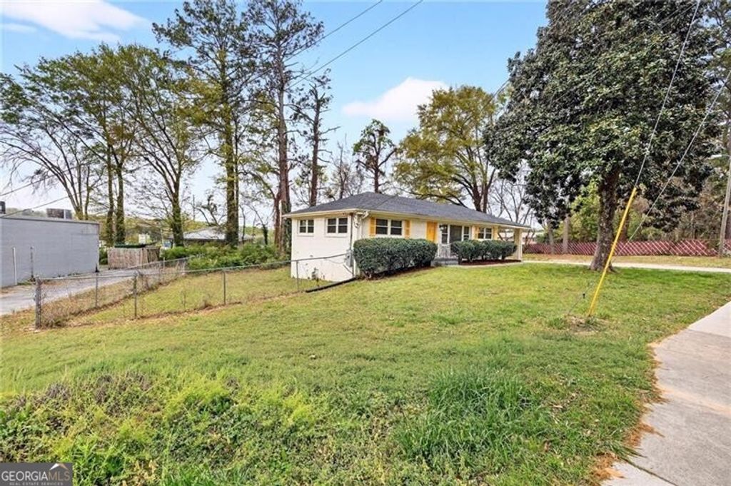 Photo of 2647 Old Hapeville Road SW, Atlanta, GA 30315 (MLS # 10724828)