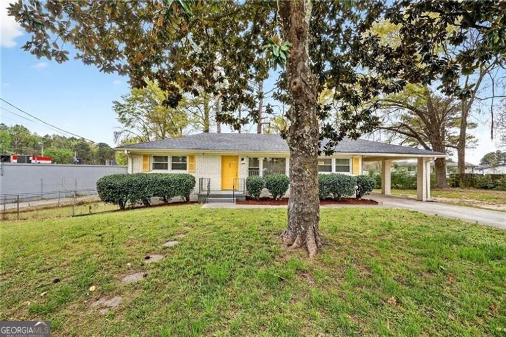 Photo of 2647 Old Hapeville Road SW, Atlanta, GA 30315 (MLS # 10724828)