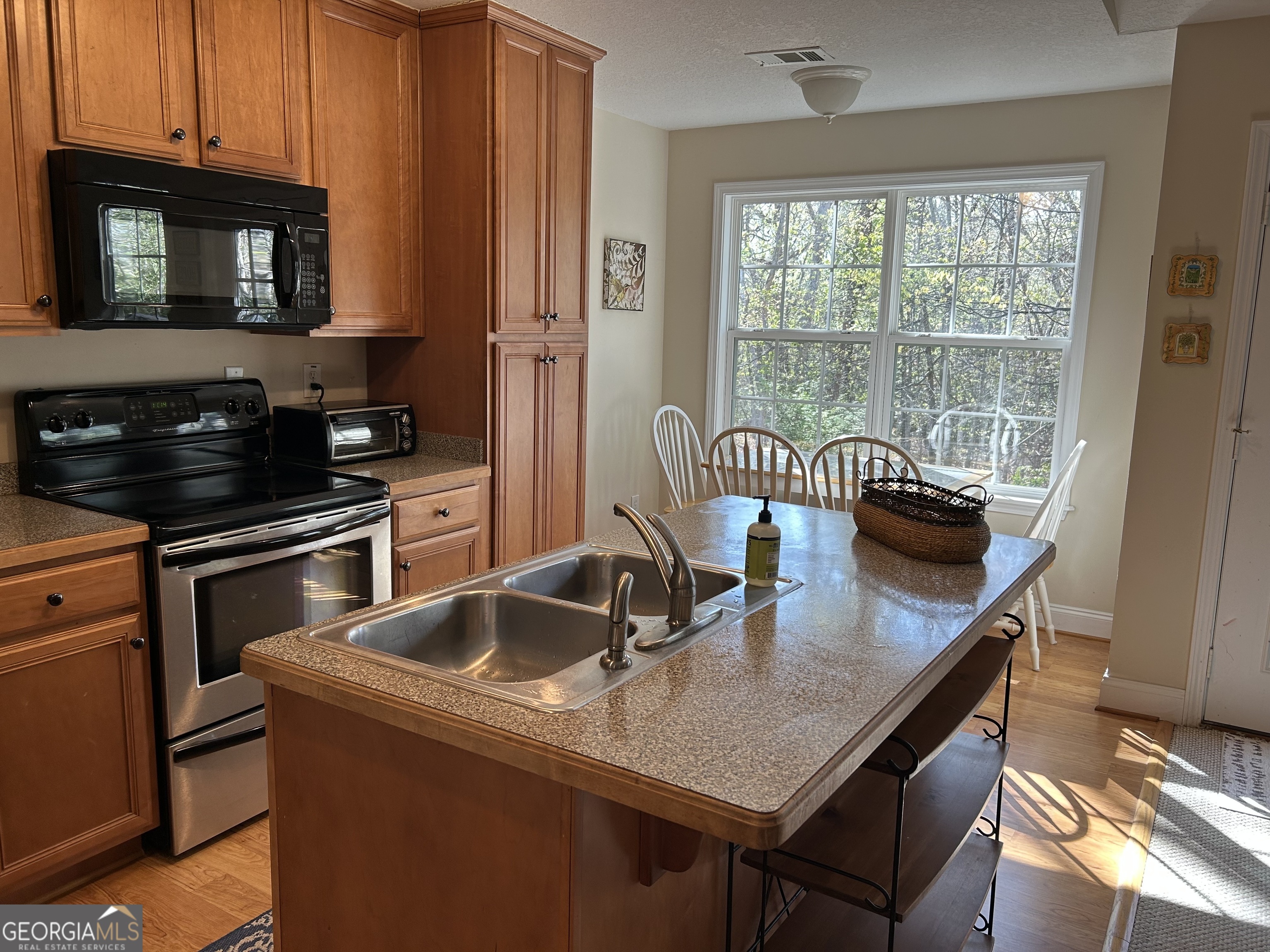 Clarkesville, Georgia 30523, United States, 3 Bedrooms Bedrooms, ,2 BathroomsBathrooms,Residential,Active,107017