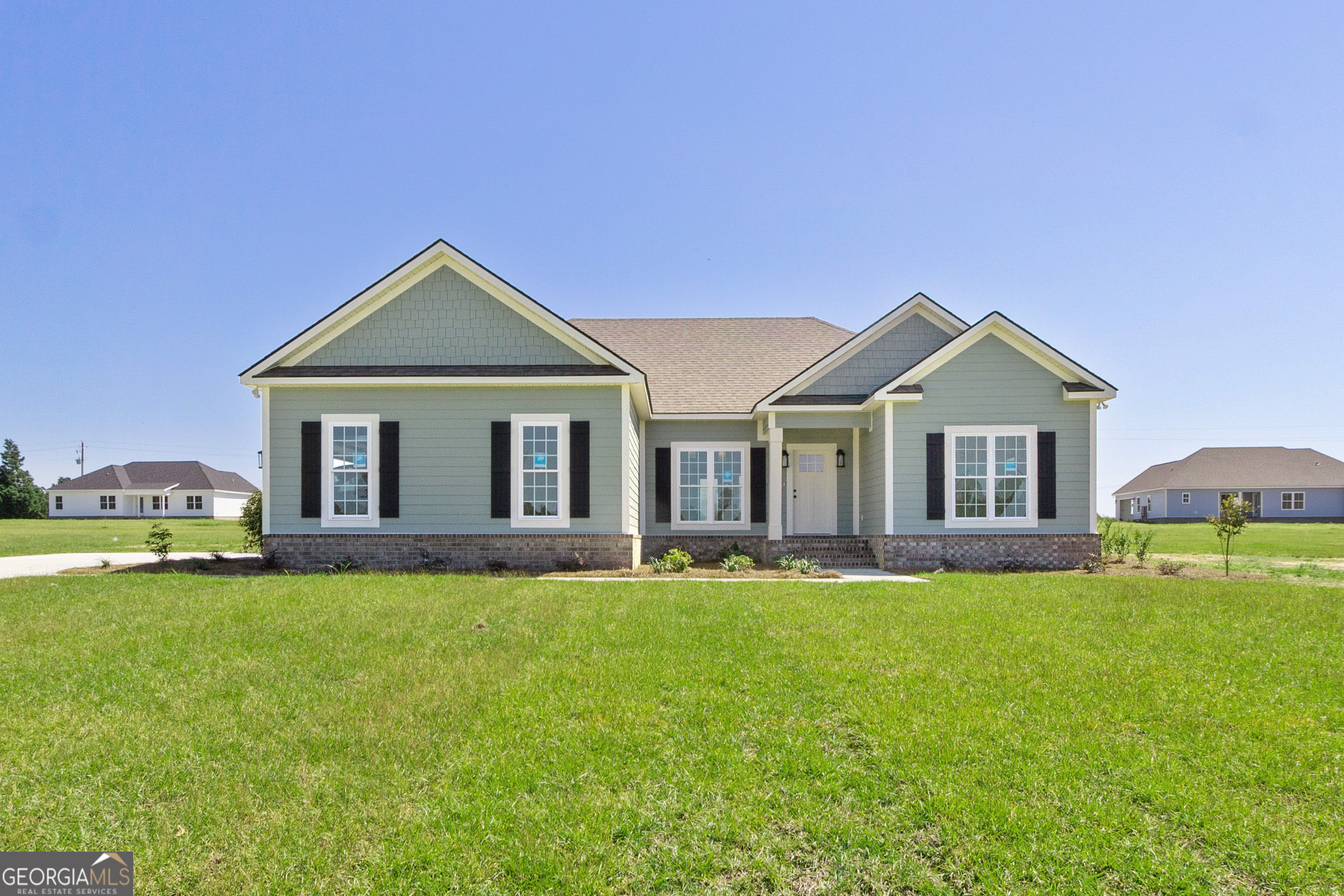 Beautiful New construction home on an acre lot with a lake view! This home features a spacious open floor plan that looks into the beautiful kitchen with custom built cabinets, stainless appliances, and granite countertops. This one is a must see in the newly desirable Windemere Subdivision! The Windemere community features a large covered dock and a community boat ramp for homeowners to enjoy! This property is one of a kind, come view today!
