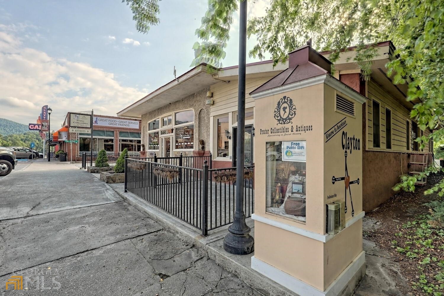 Prater's Collectibles - Commercial Sale
