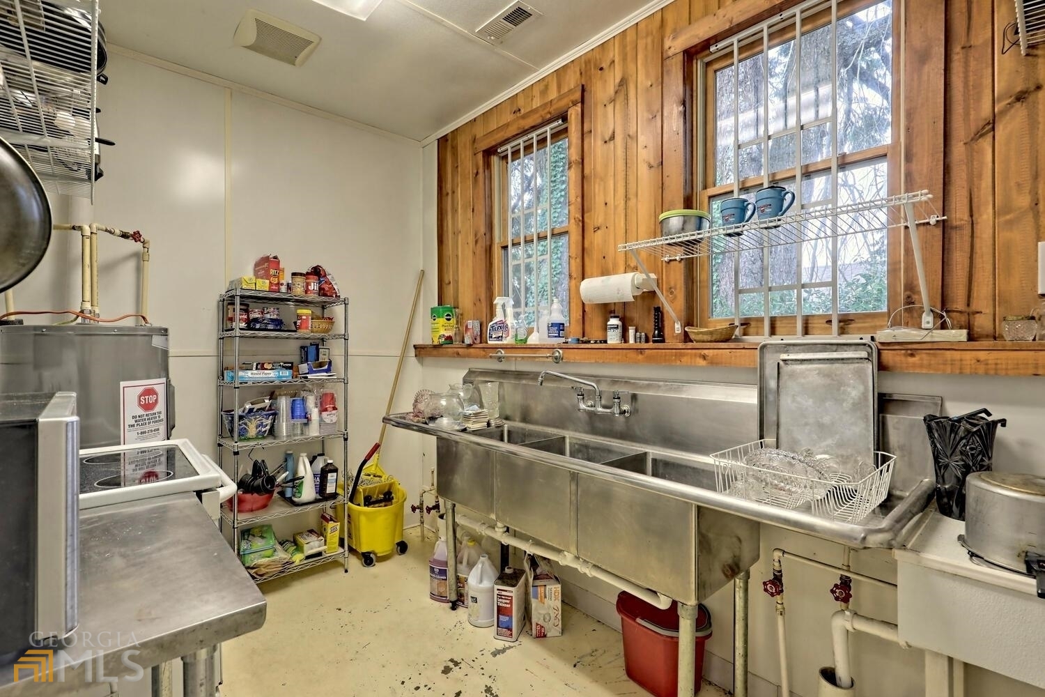 Prater's Collectibles - Commercial Sale