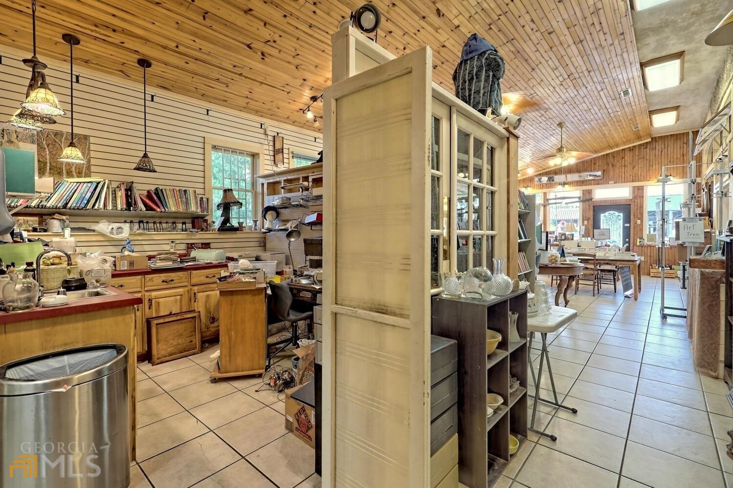 Prater's Collectibles - Commercial Sale