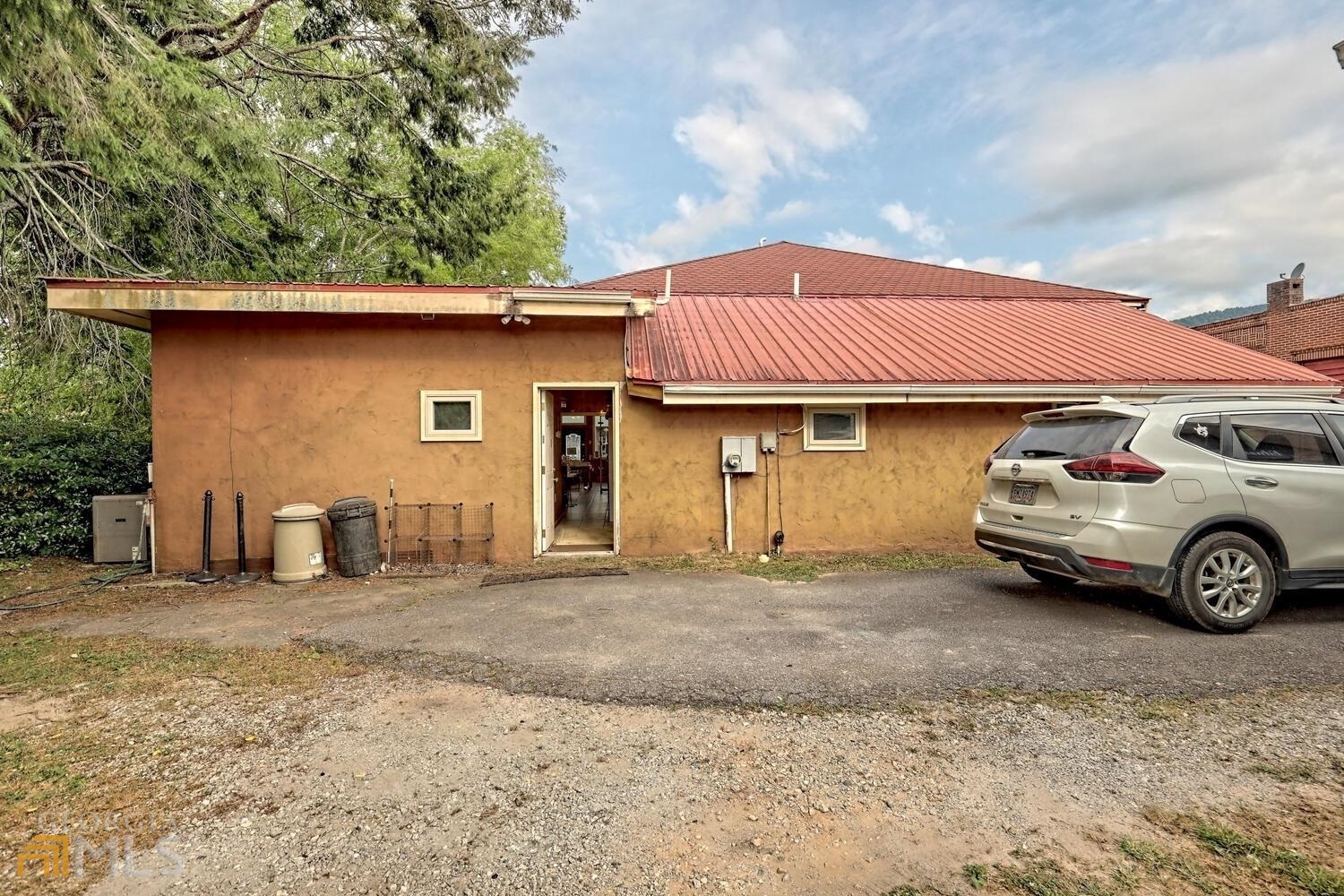 Prater's Collectibles - Commercial Sale