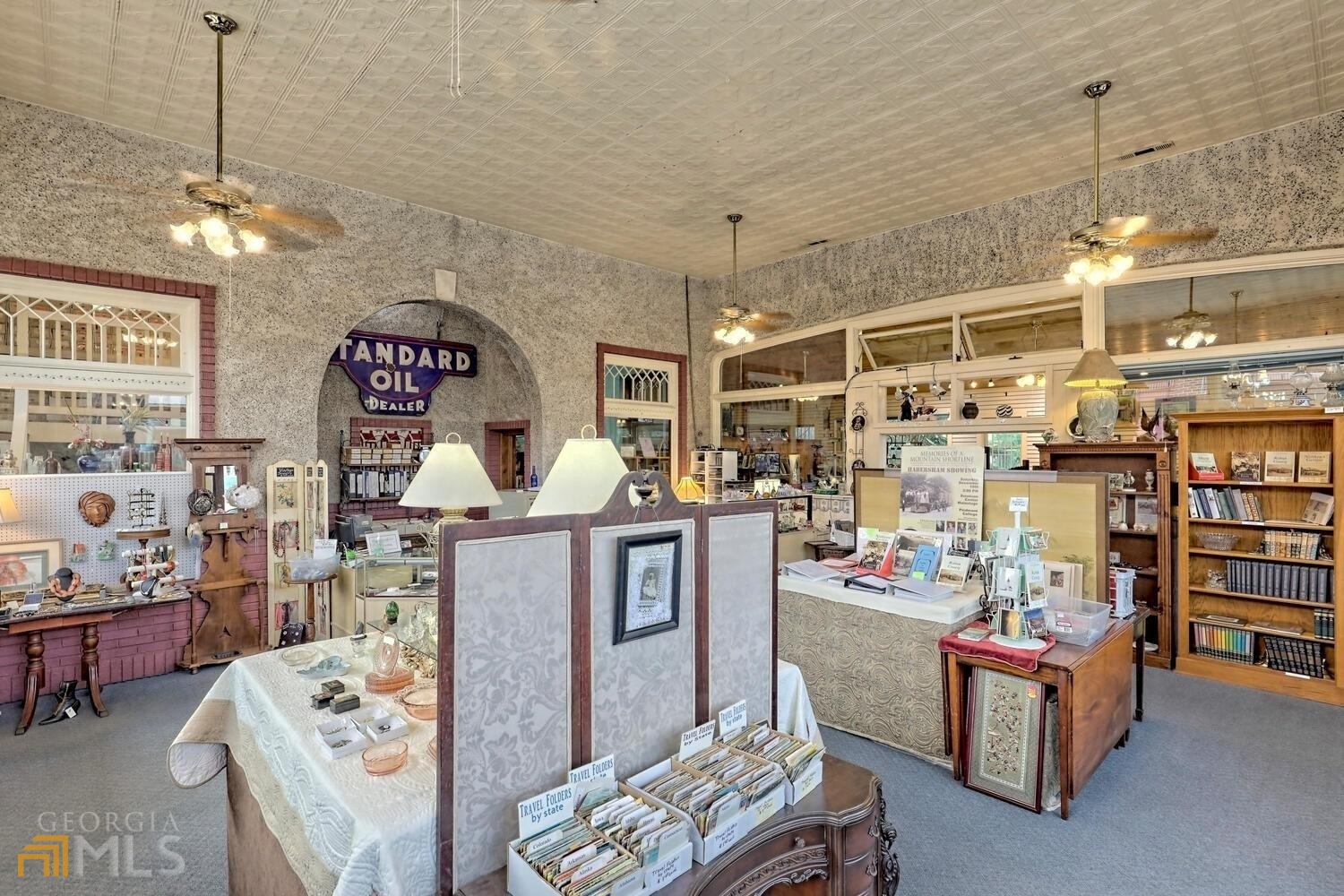 Prater's Collectibles - Commercial Sale