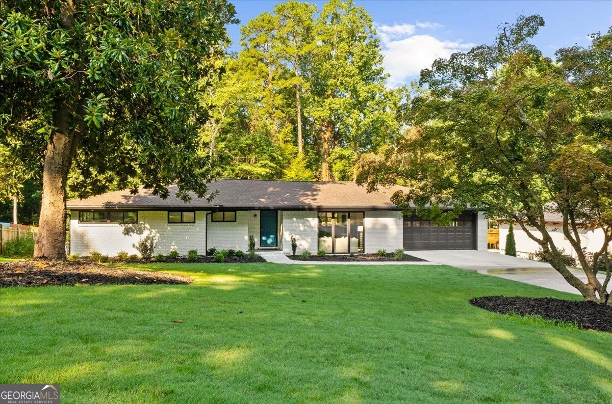 5839 Lakeshore Drive