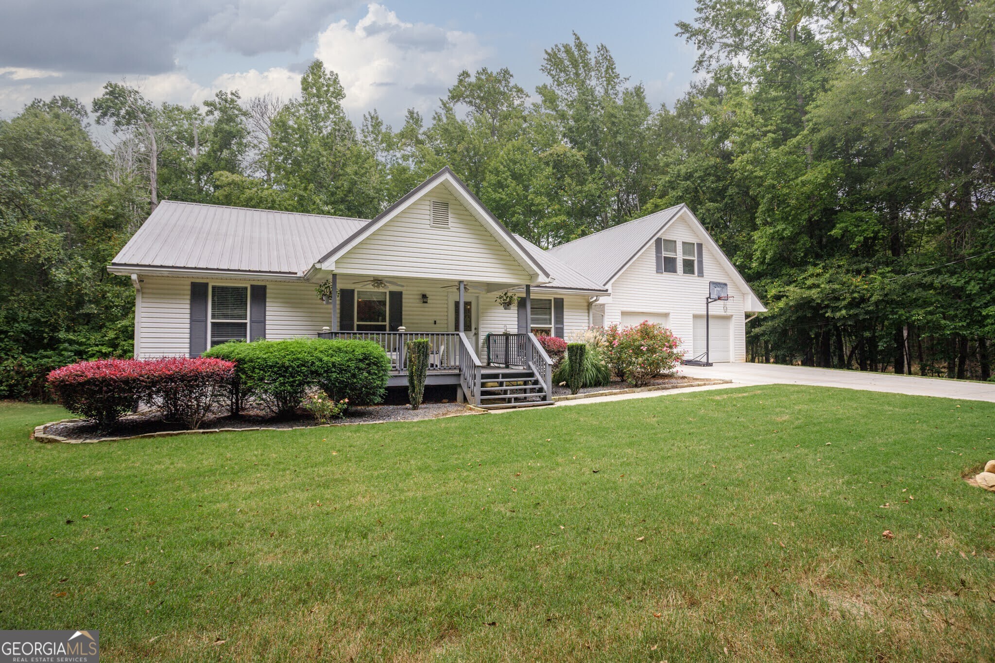 281 Laney DR
