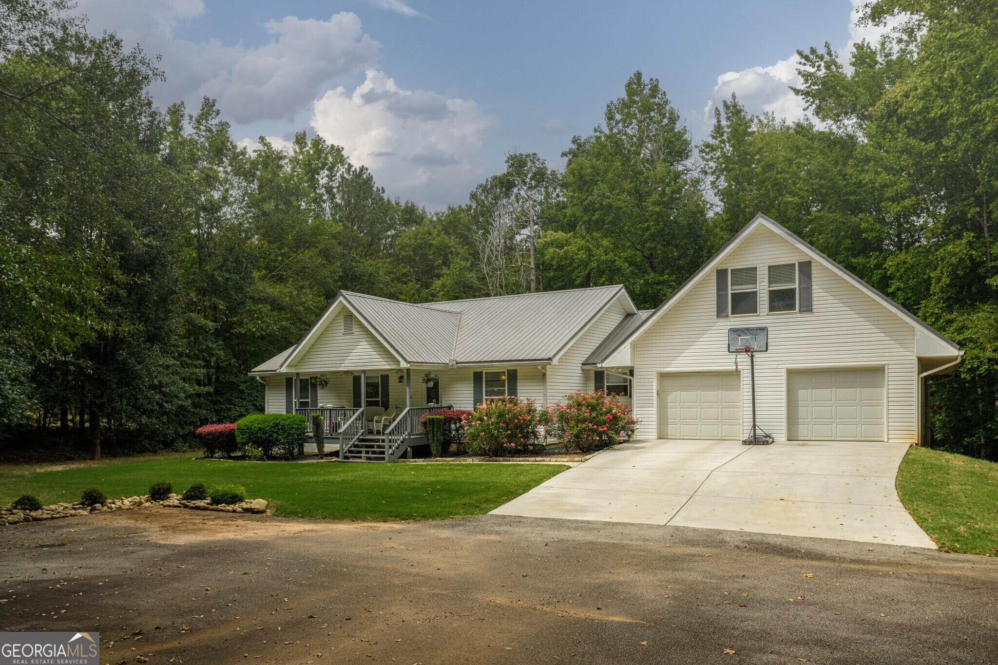 281 Laney DR