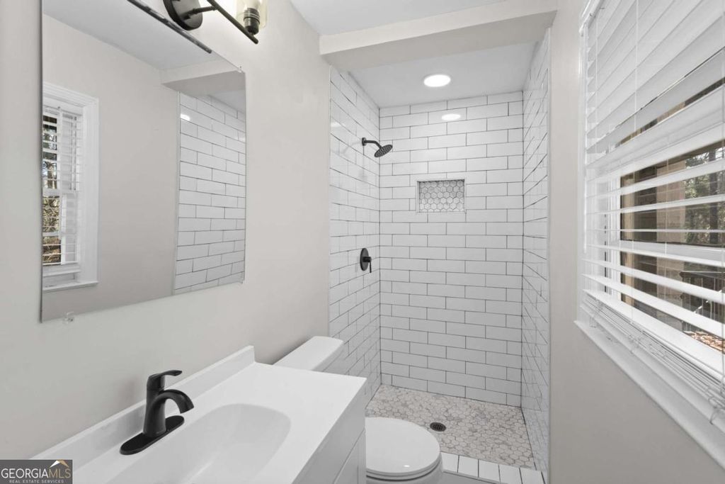 Photo of 3110 Rollingwood Lane SE, Atlanta, GA 30316 (MLS # 10656832)