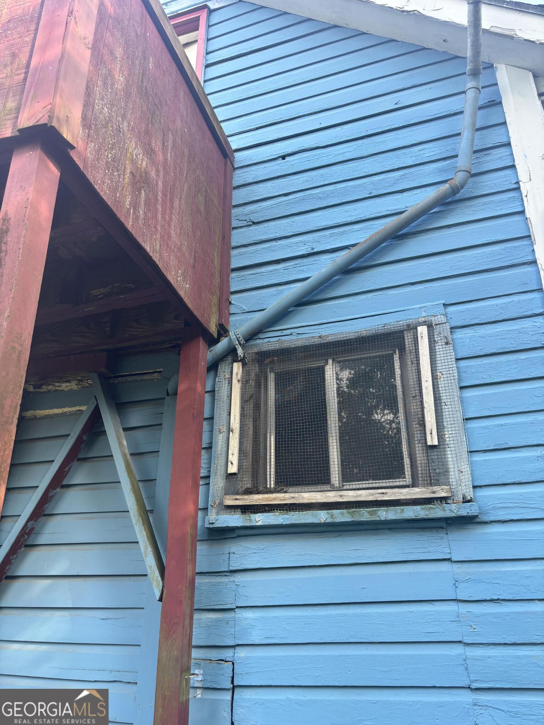 408 W North ST
