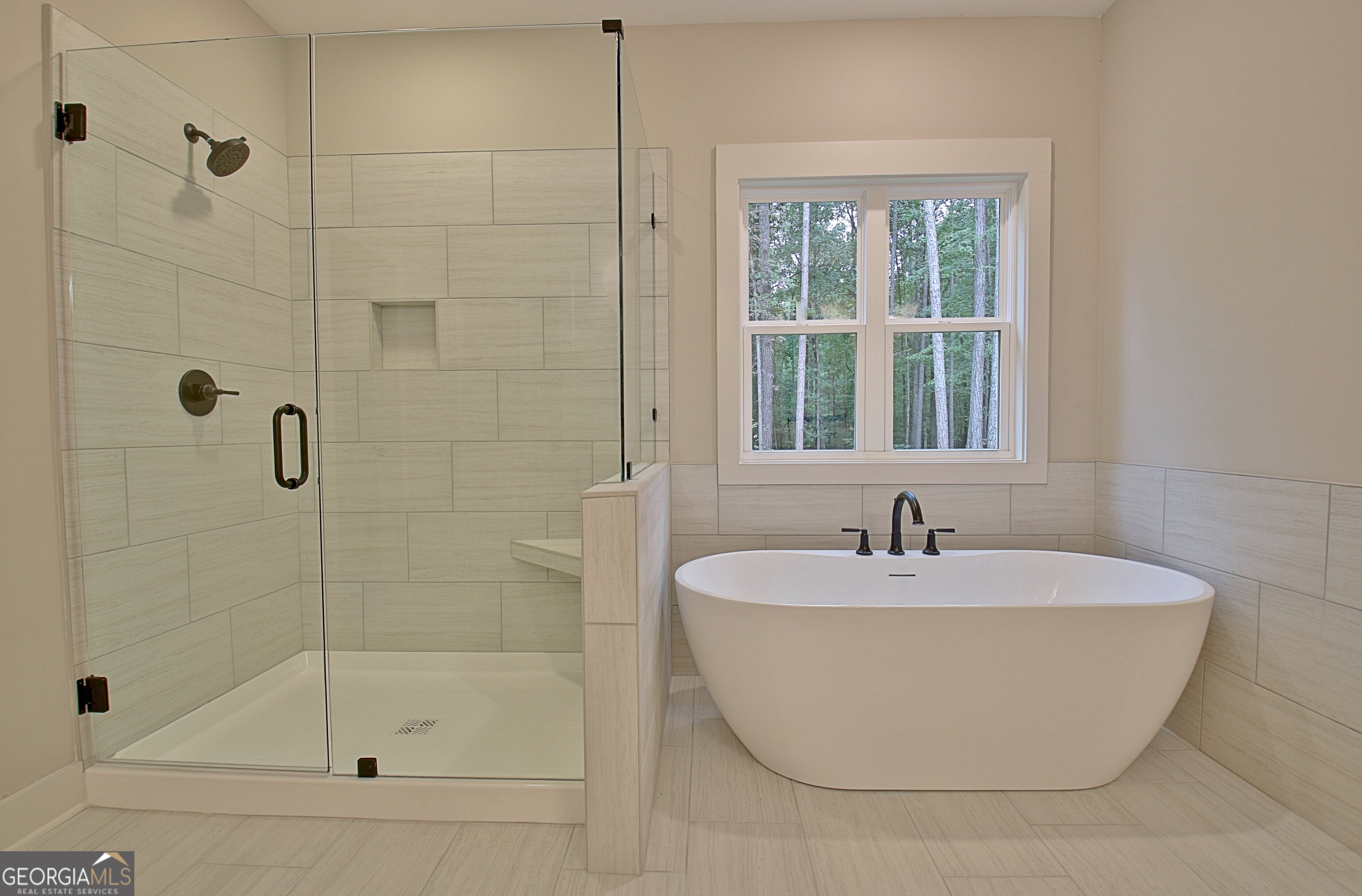 Grantville, Georgia 30220, United States, 4 Bedrooms Bedrooms, ,4 BathroomsBathrooms,Residential,Active,47827