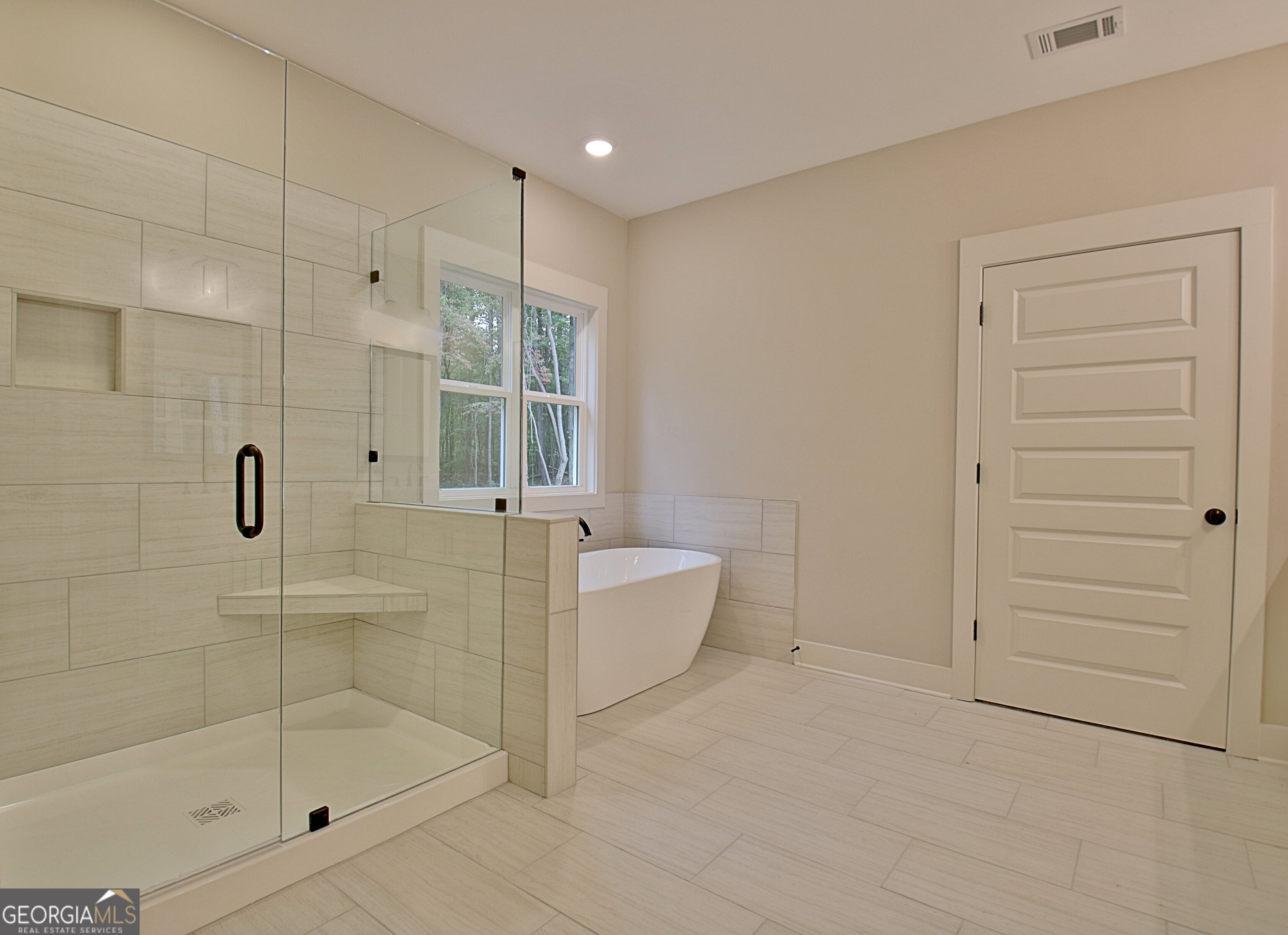 Grantville, Georgia 30220, United States, 4 Bedrooms Bedrooms, ,4 BathroomsBathrooms,Residential,Active,47827