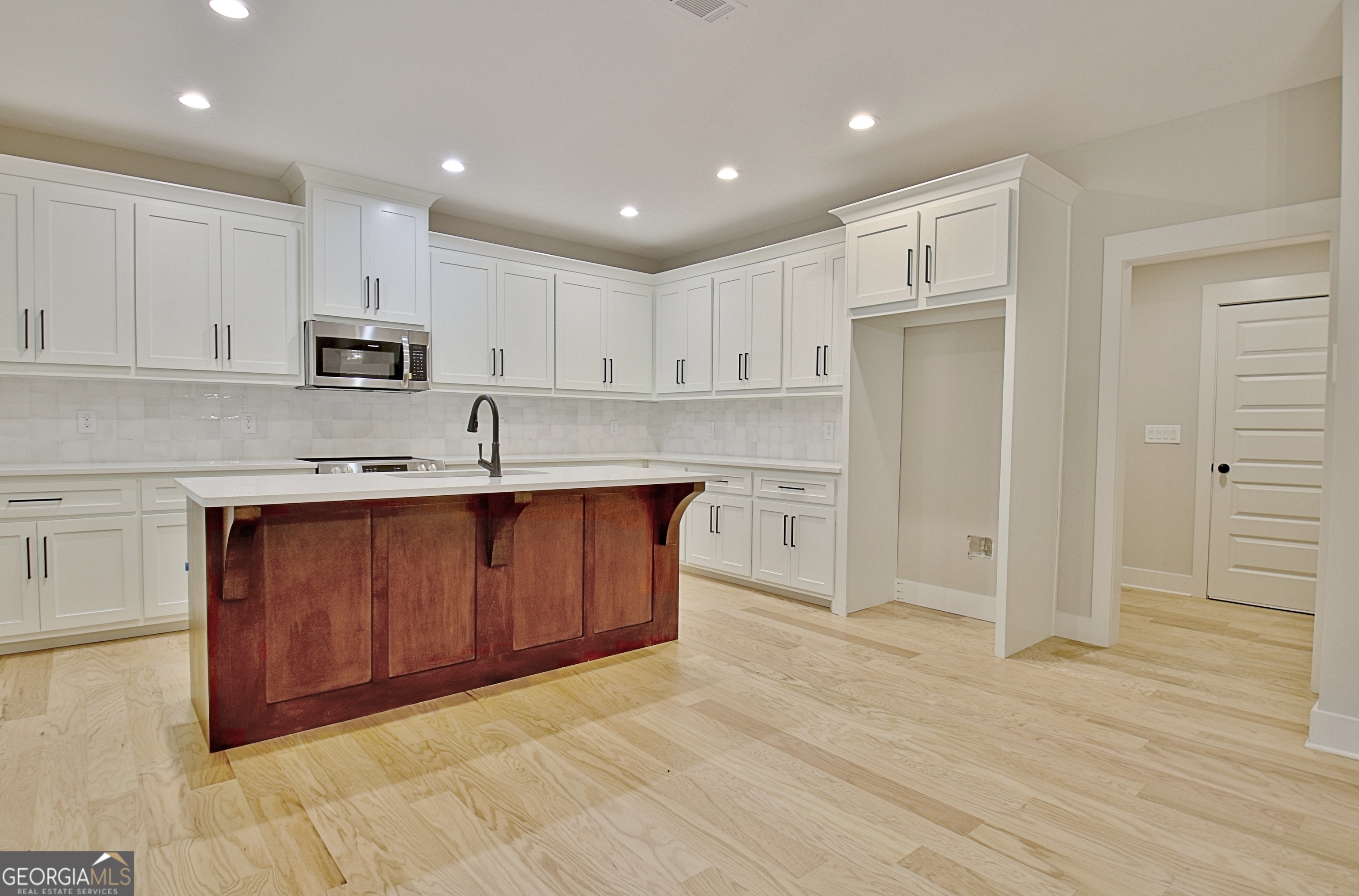 Grantville, Georgia 30220, United States, 4 Bedrooms Bedrooms, ,4 BathroomsBathrooms,Residential,Active,47827