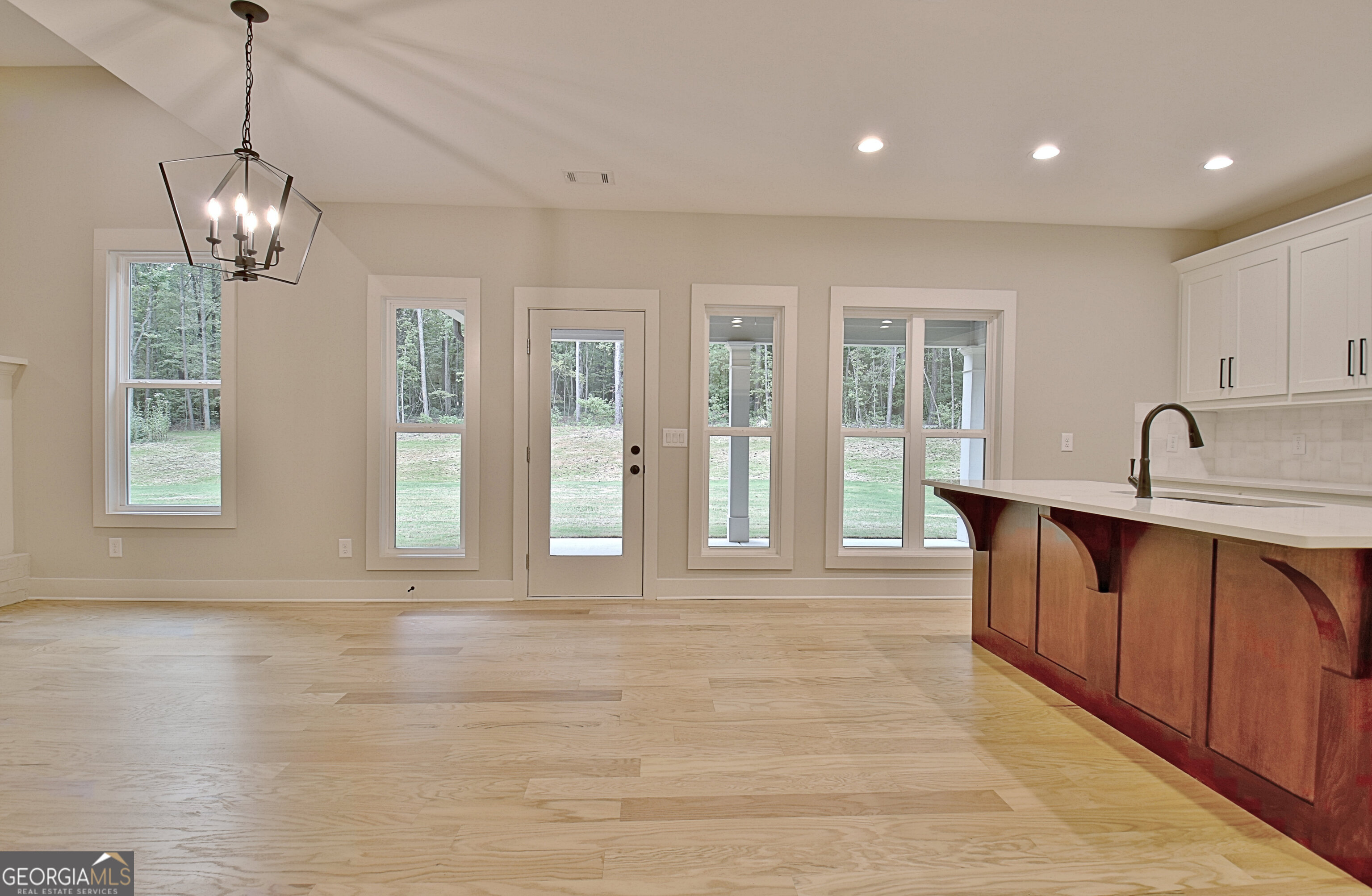 Grantville, Georgia 30220, United States, 4 Bedrooms Bedrooms, ,4 BathroomsBathrooms,Residential,Active,47827