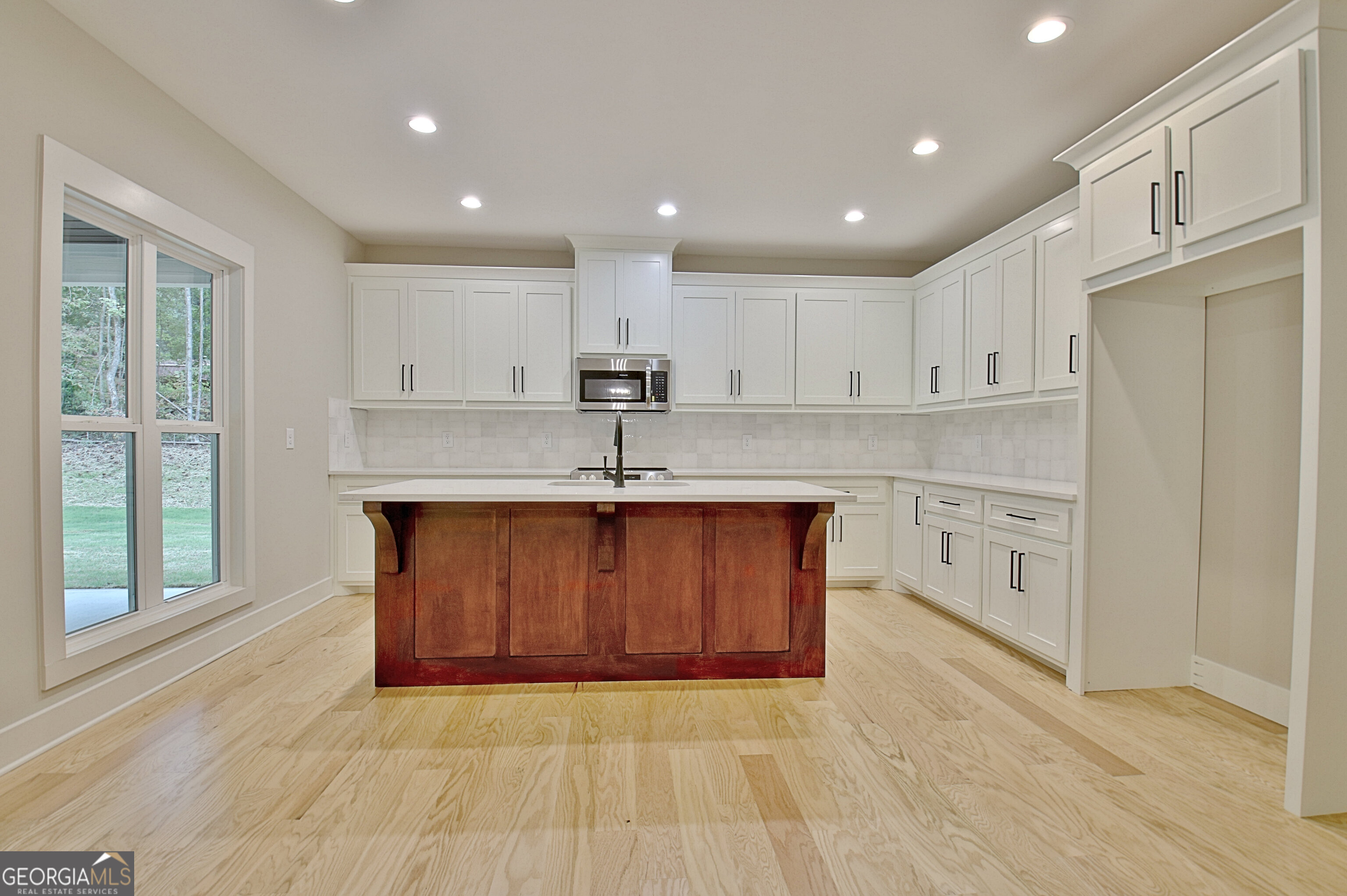 Grantville, Georgia 30220, United States, 4 Bedrooms Bedrooms, ,4 BathroomsBathrooms,Residential,Active,47827