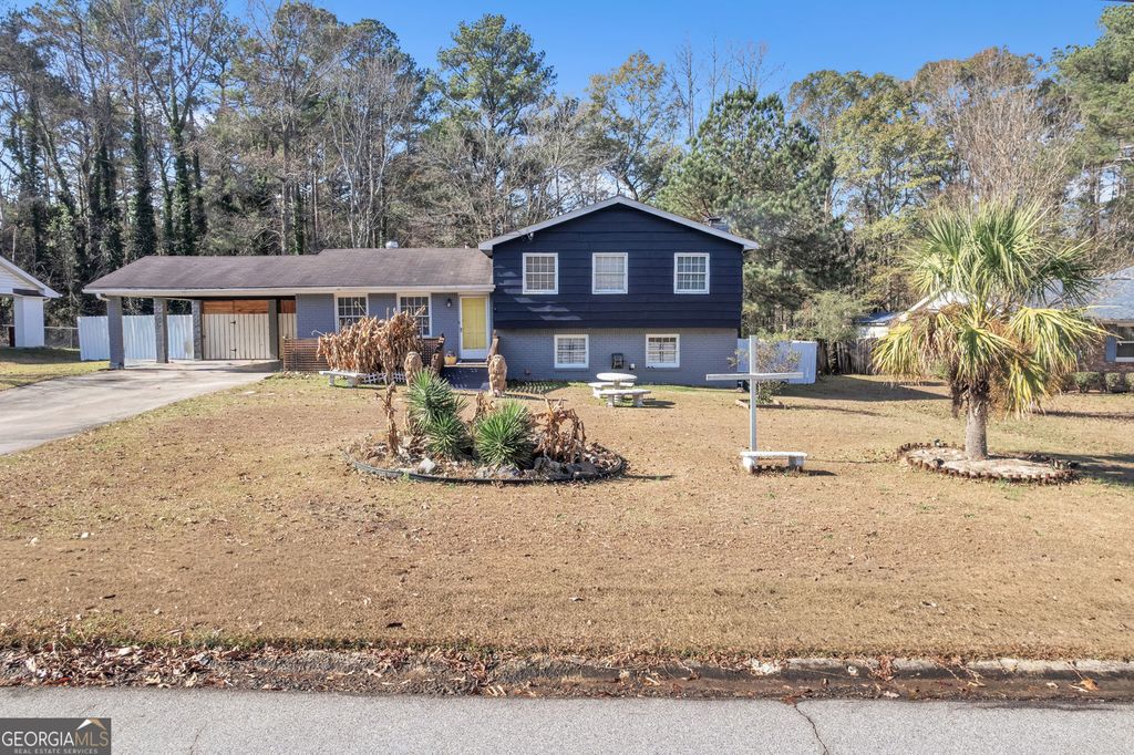 Photo of 7425 Grayson Drive, Riverdale, GA 30296 (MLS # 10655572)