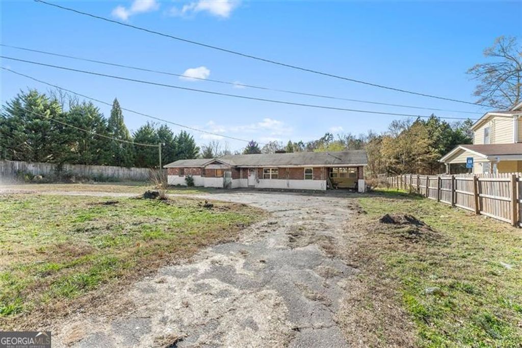 Photo of 2116 MEMORIAL PARK Dr, Gainesville, GA 30504 (MLS # 10659158)