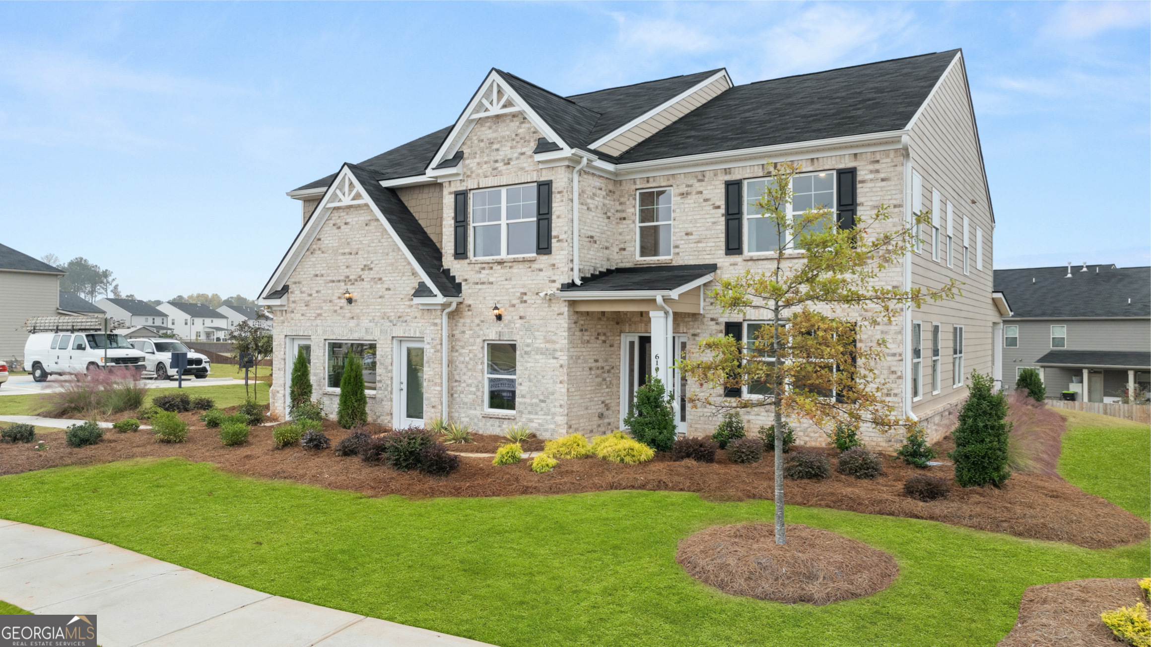 THE JEAN LEE plan Most popular, strong bold, elegant and sophisticated design. The Gates at Pates Creek offers luxury living and tranquility. Gated community, Swimming Pool and Cabana. EASY access to I-75, nearby Shopping and fine dining, Award-winning Schools! 5 Bedroom 4 full bath, loft media room, hardwood on main, double oven, 3 Car garage. Huge family opens to a chef kitchen large enough to host extended parties. Two story formal living with tons of natural light and dining rooms area open up endless possibilities. Primary bedroom offer sitting area with fireplace made and spa like bath. You will never be too far from home with Home Is Connected, Your new home is built with an industry leading suite of smart home products that keep you connected with the people and place you value most. Photos used for illustrative purposes and do not depict actual home. Under Construction