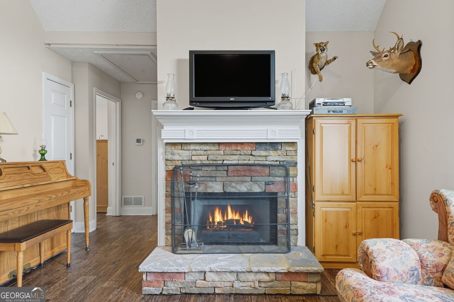 Saddle Ridge - Residential