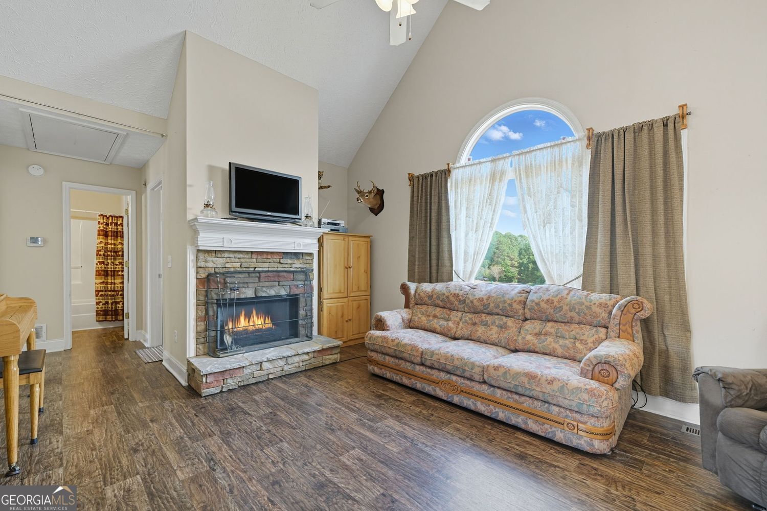 Saddle Ridge - Residential