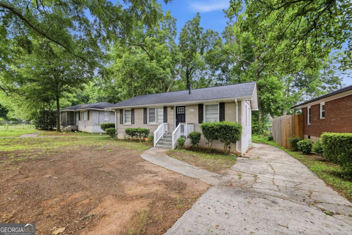 1619 Columbia DR