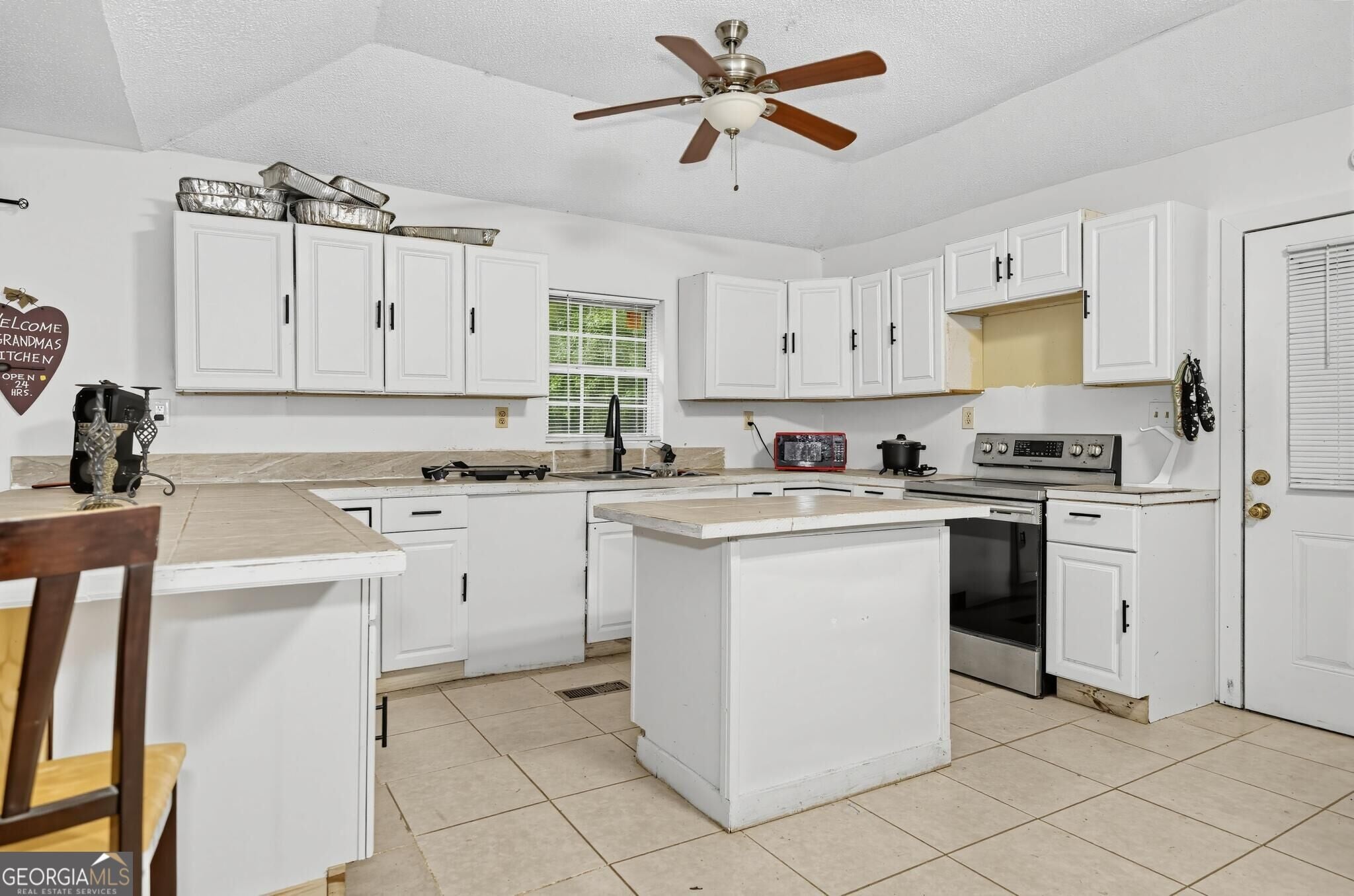 3020 Woodridge CT
