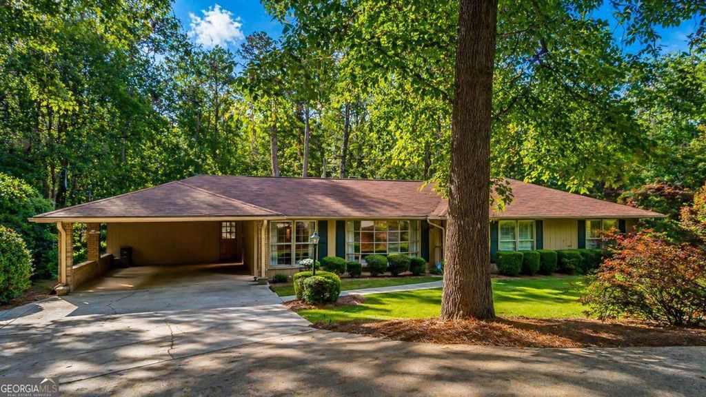 Photo of 360 Barkshire Lane, Roswell, GA 30076 (MLS # 10754596)