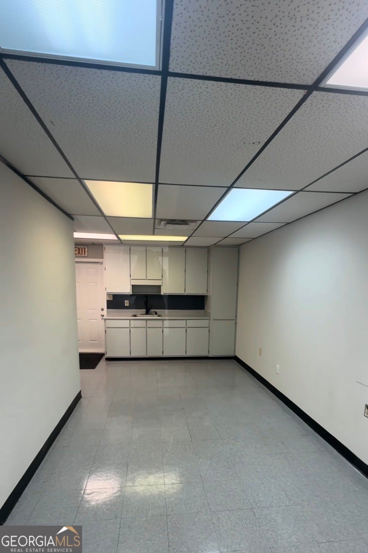 120 Commerce CIR