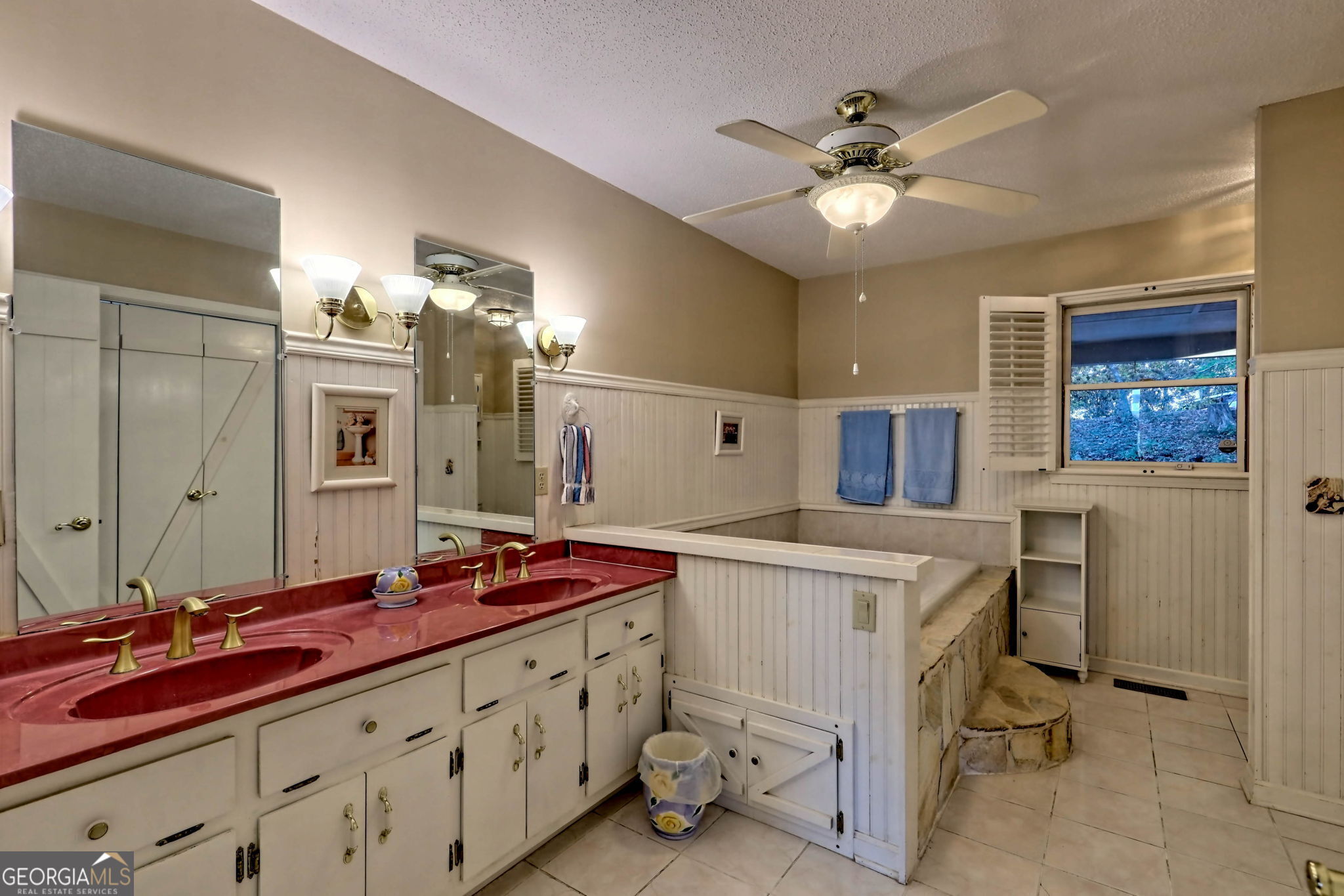Laurel Ridge - Residential
